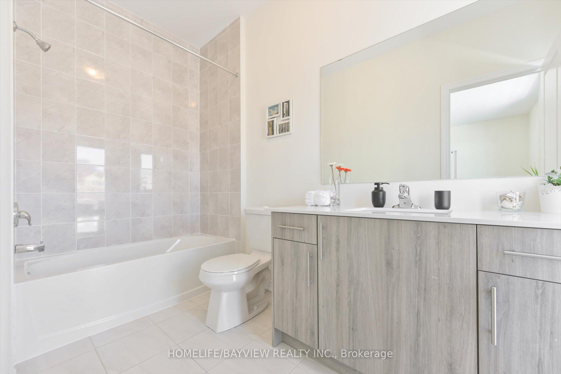 Photo 35 of 115 Halldorson Avenue, Aurora, Bayview Northeast — HOMEH