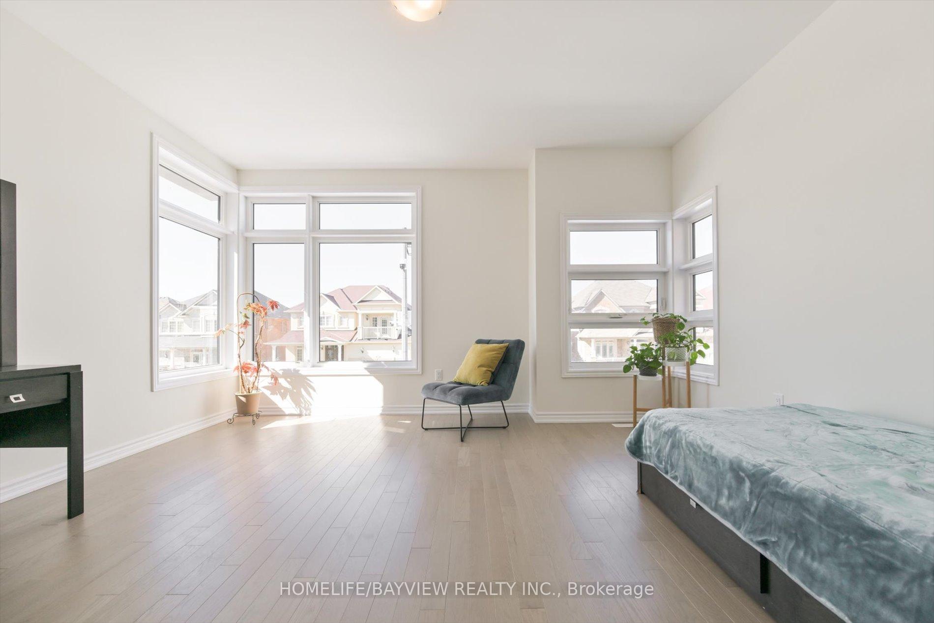 Photo 33 of 115 Halldorson Avenue, Aurora, Bayview Northeast — HOMEH