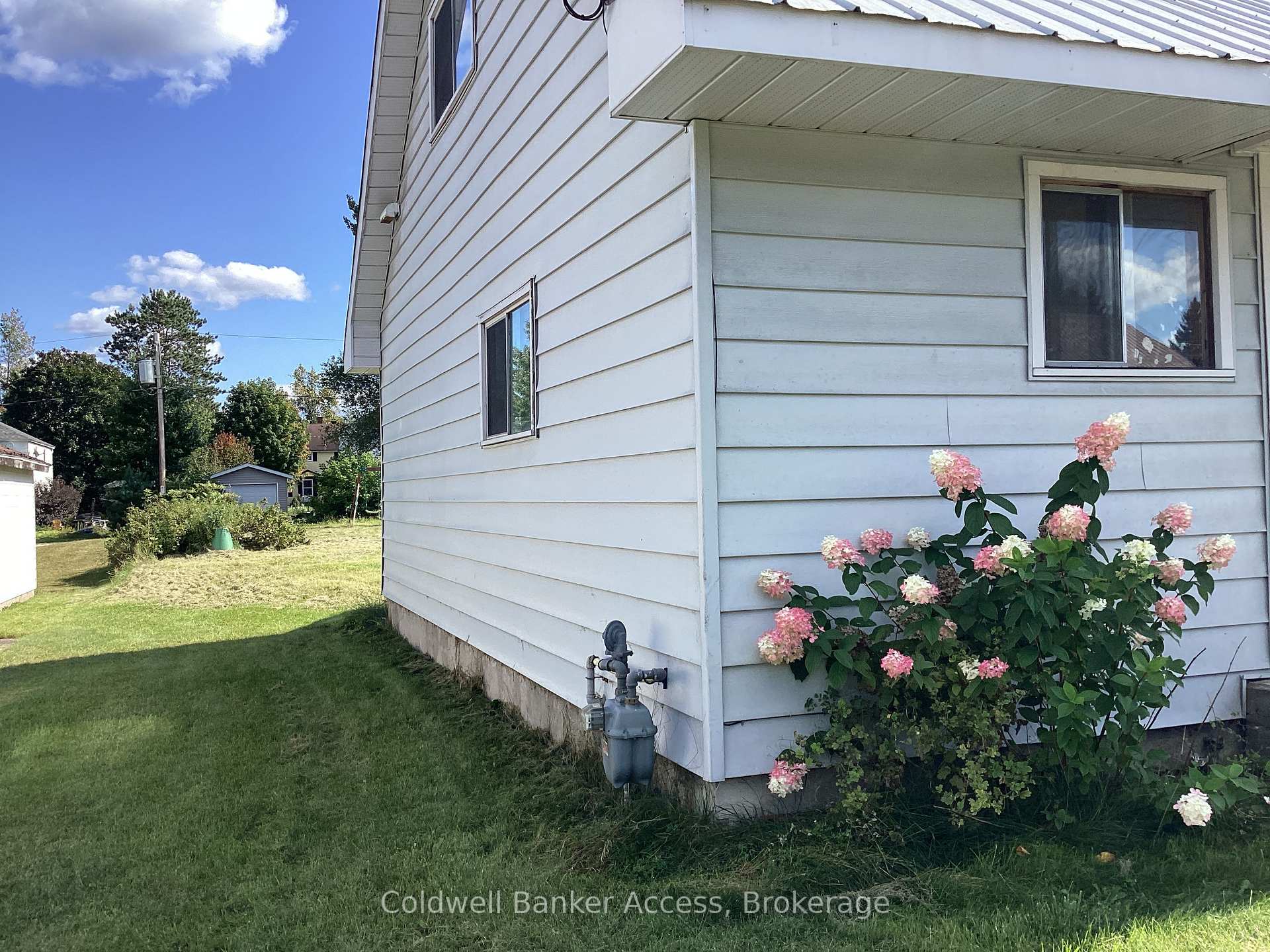 Photo 6 of 11 Laurentian Street, Deep River — HOMEH