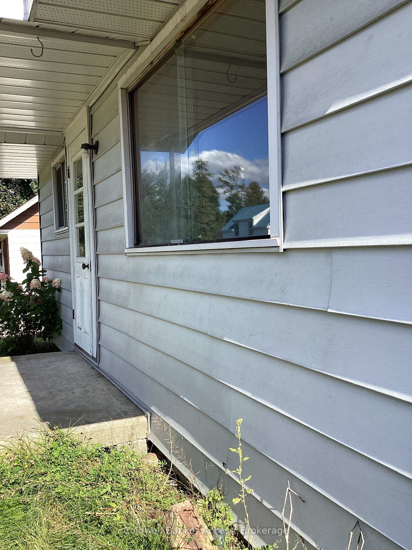 Photo 4 of 11 Laurentian Street, Deep River — HOMEH