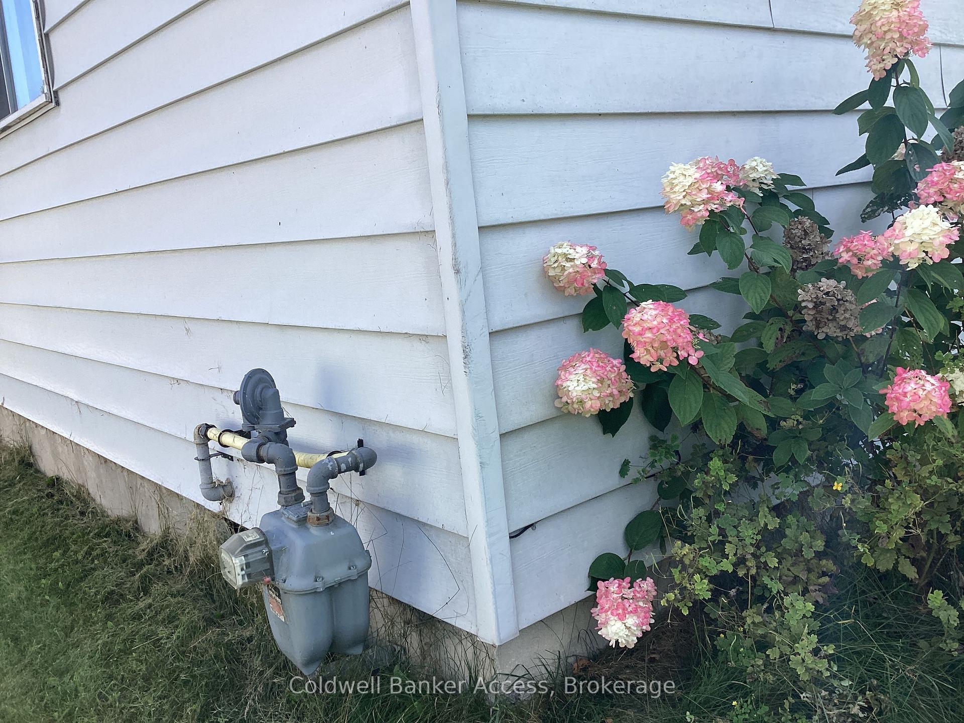 Photo 5 of 11 Laurentian Street, Deep River — HOMEH