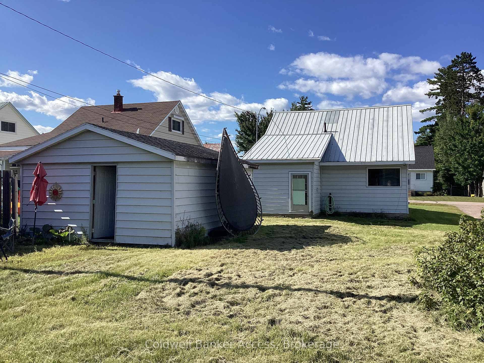 Photo 10 of 11 Laurentian Street, Deep River — HOMEH