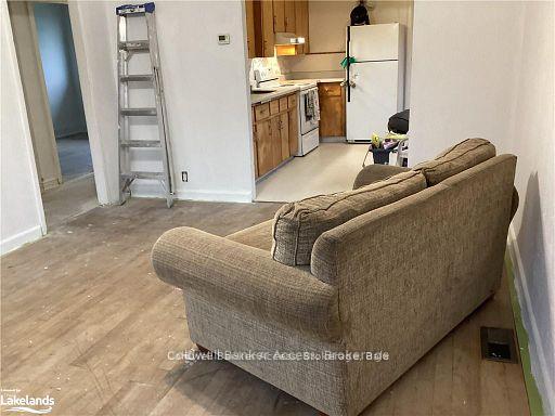 Photo 12 of 11 Laurentian Street, Deep River — HOMEH