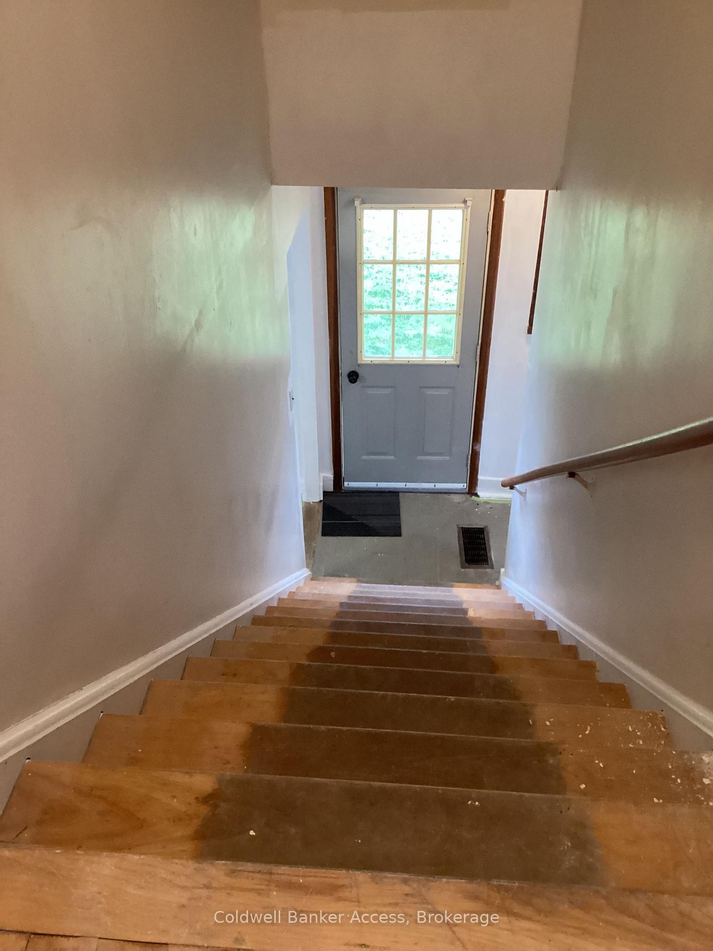 Photo 13 of 11 Laurentian Street, Deep River — HOMEH