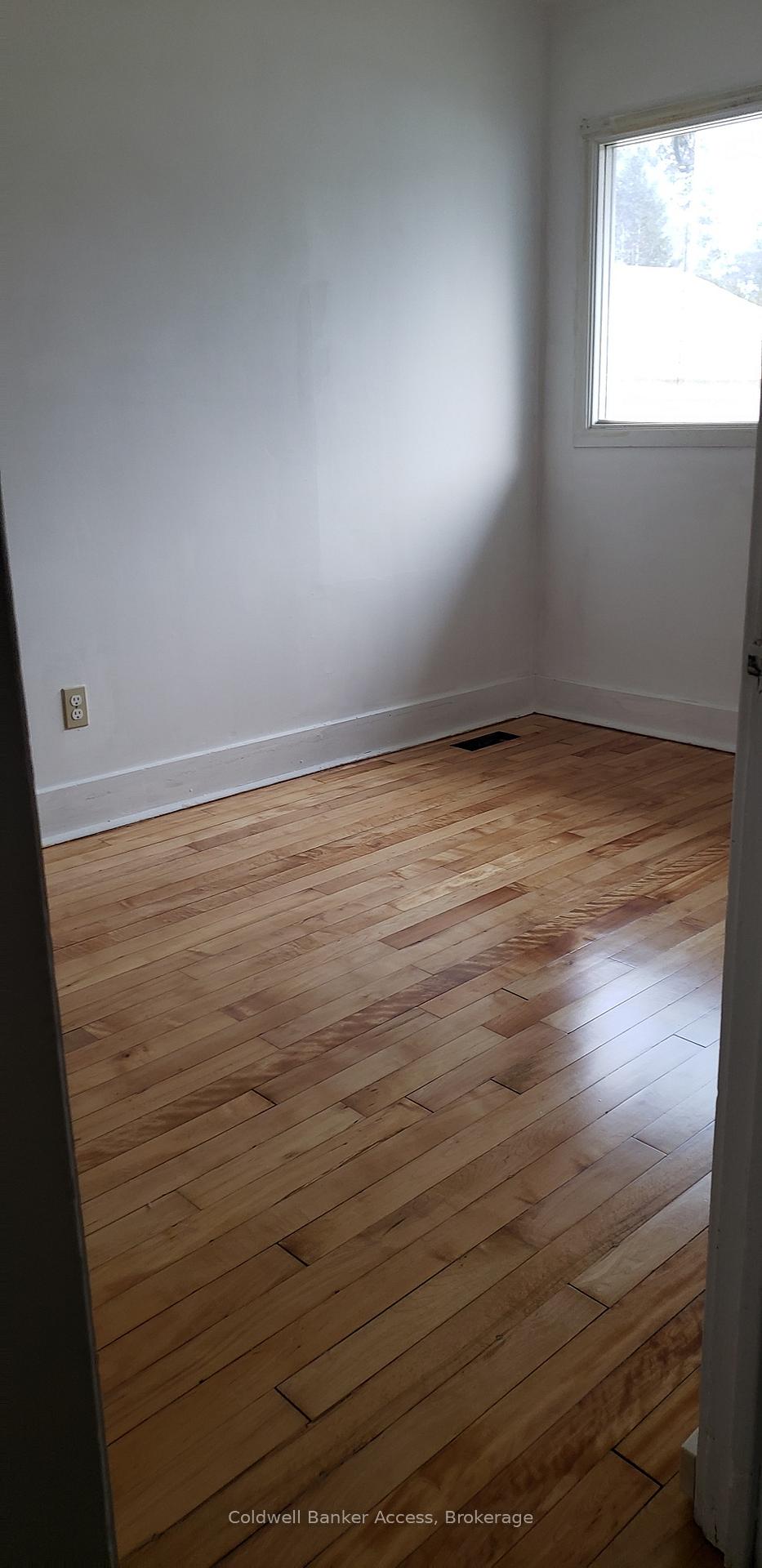 Photo 20 of 11 Laurentian Street, Deep River — HOMEH