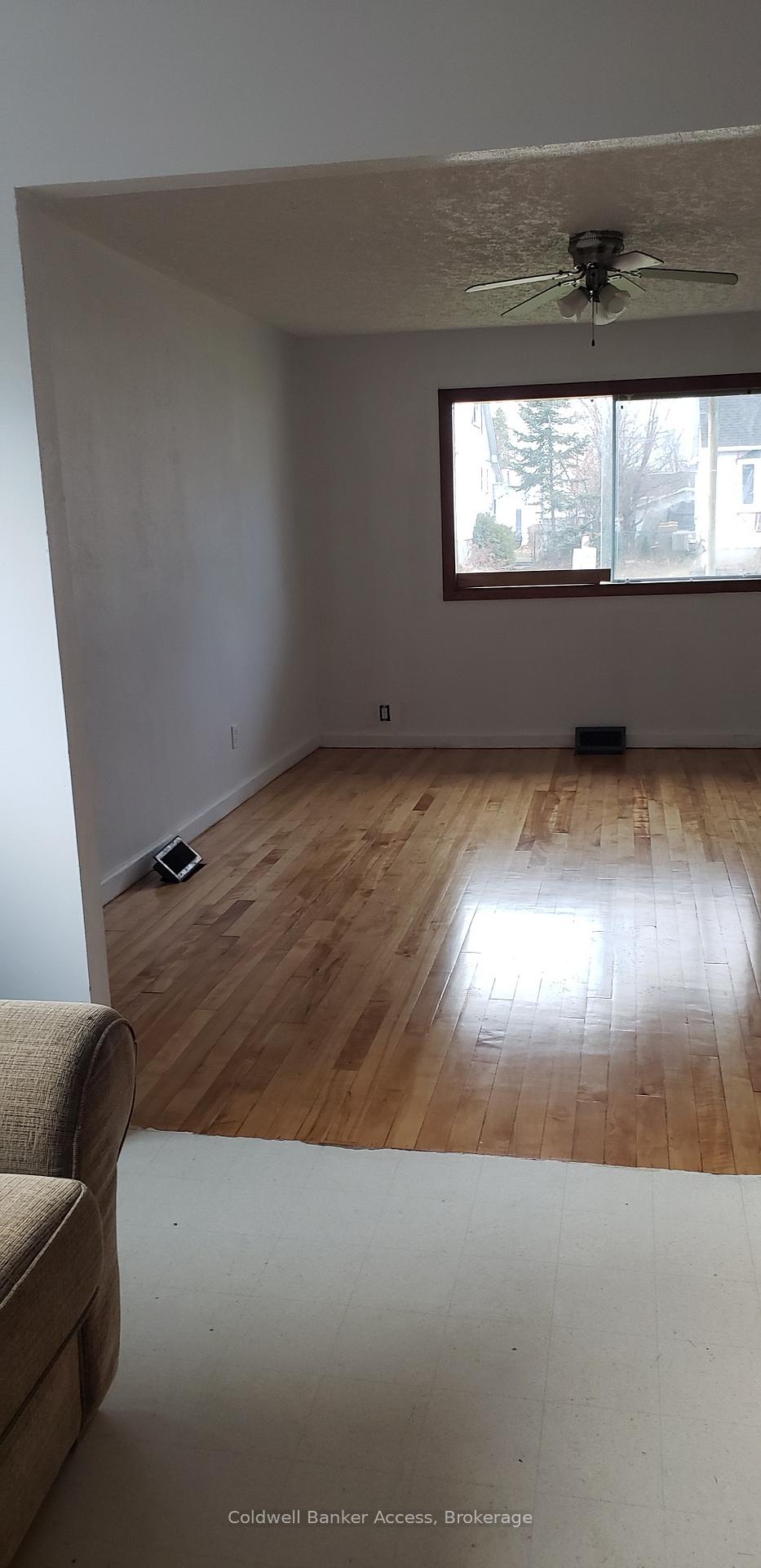 Photo 23 of 11 Laurentian Street, Deep River — HOMEH