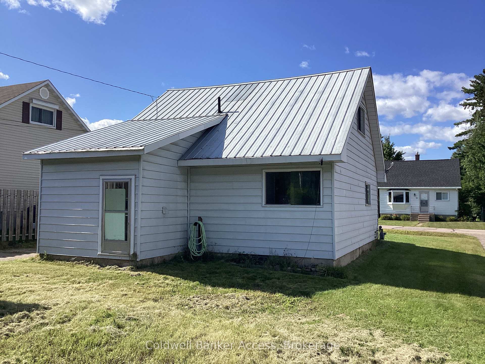 Photo 25 of 11 Laurentian Street, Deep River — HOMEH