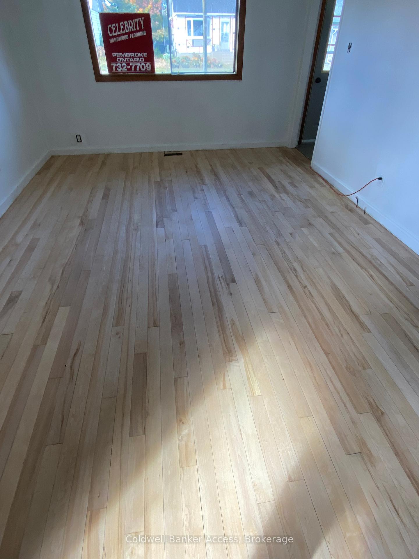 Photo 36 of 11 Laurentian Street, Deep River — HOMEH
