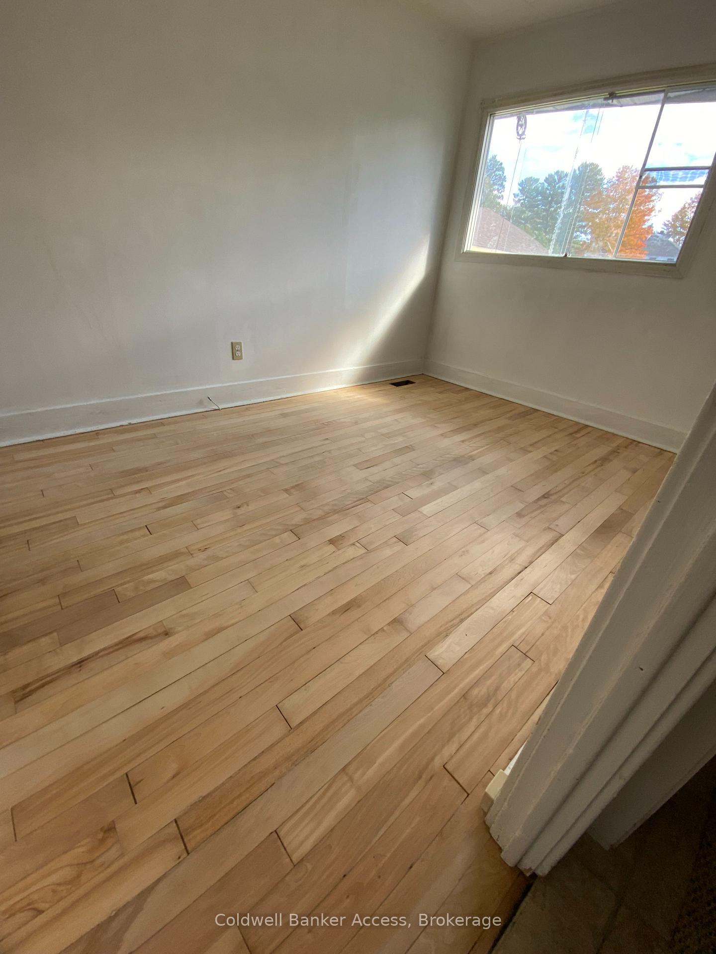 Photo 32 of 11 Laurentian Street, Deep River — HOMEH