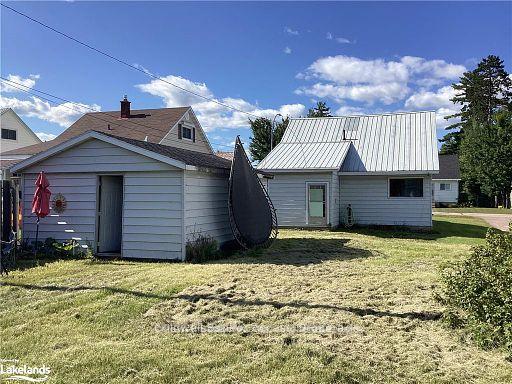 Photo 43 of 11 Laurentian Street, Deep River — HOMEH