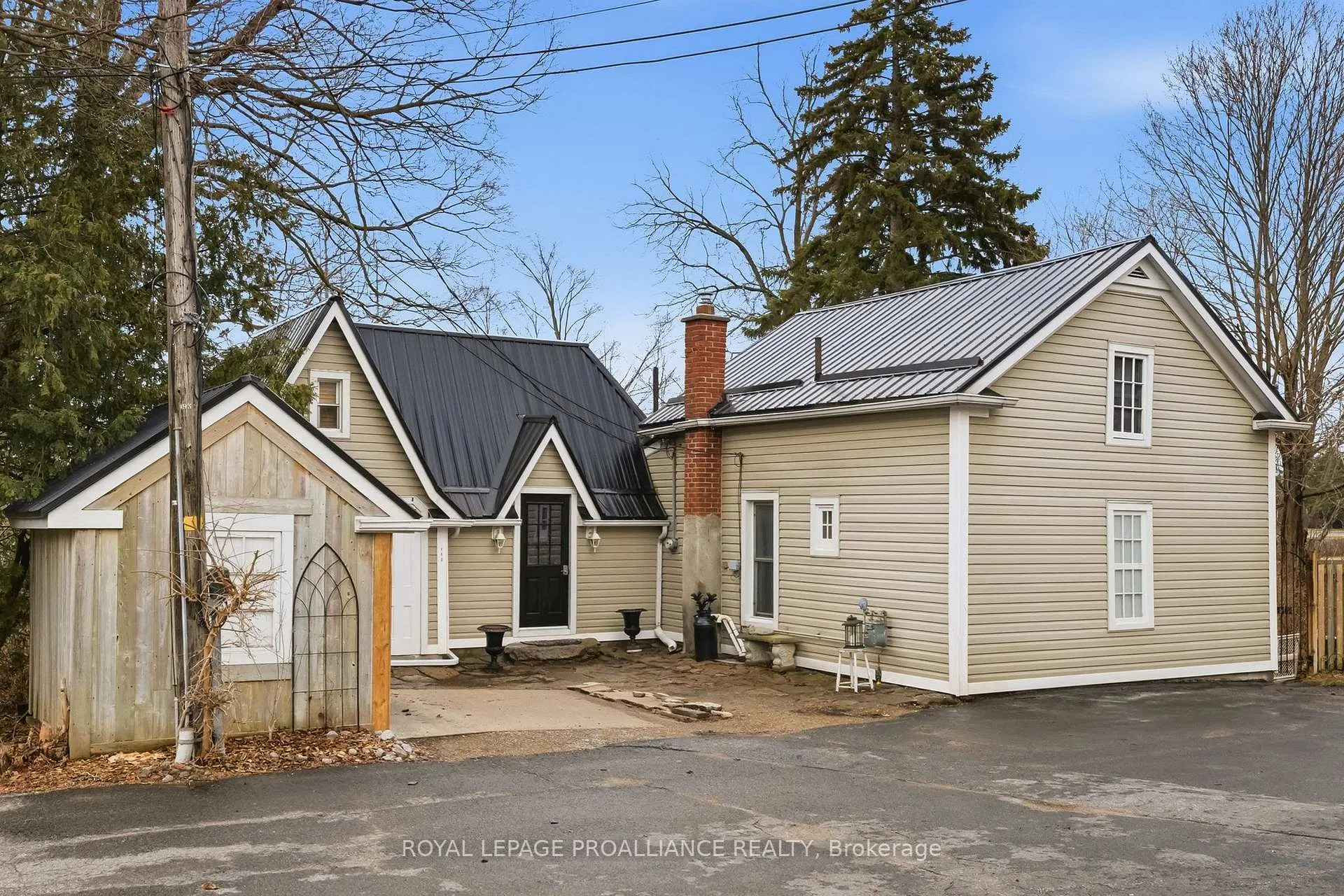 Photo 2 of 193 Henry Street, Quinte West, Trenton Ward — HOMEH