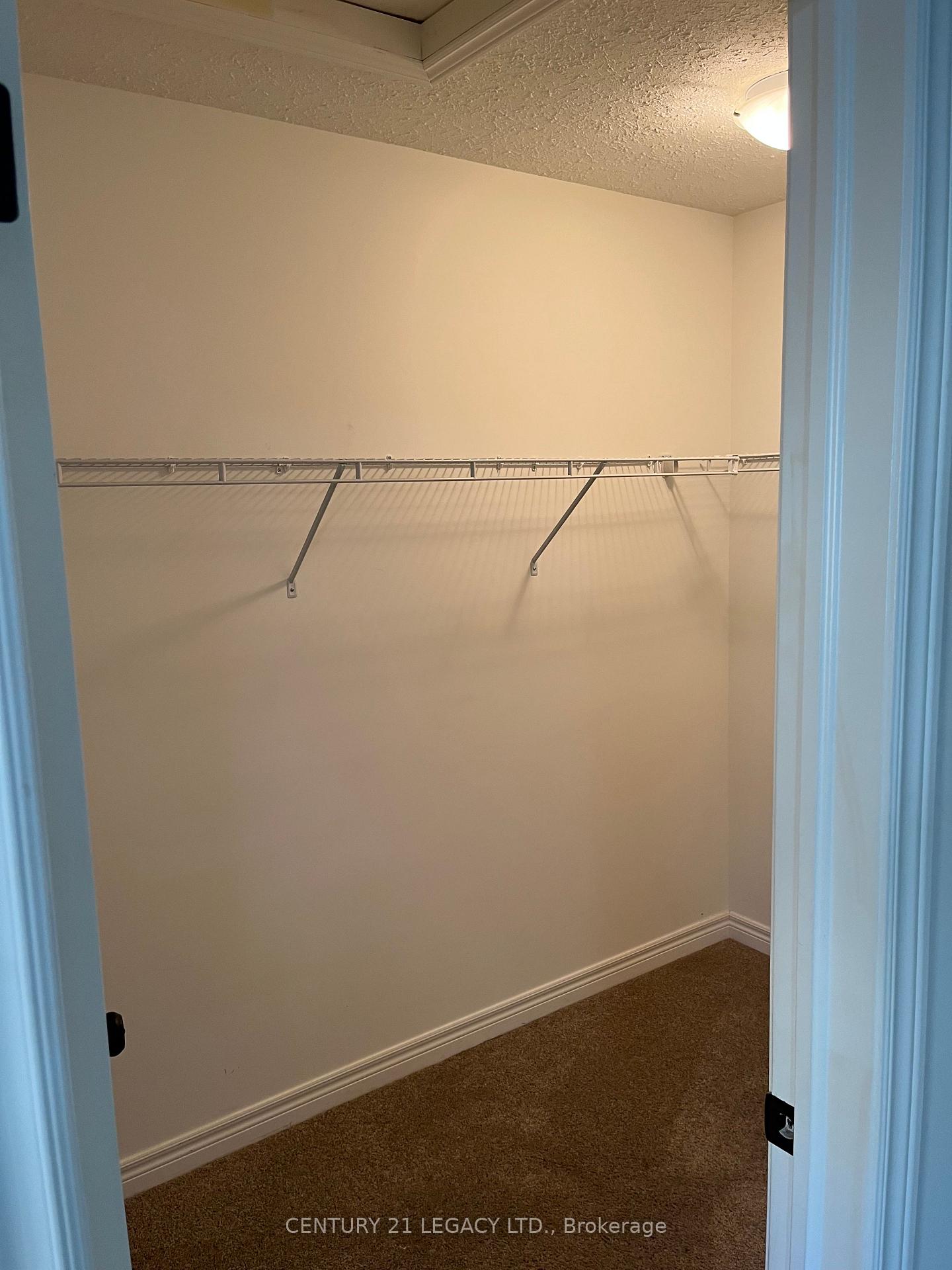 Photo 11 of Unit 16, 9 Amos Drive, Guelph, Kortright East — HOMEH