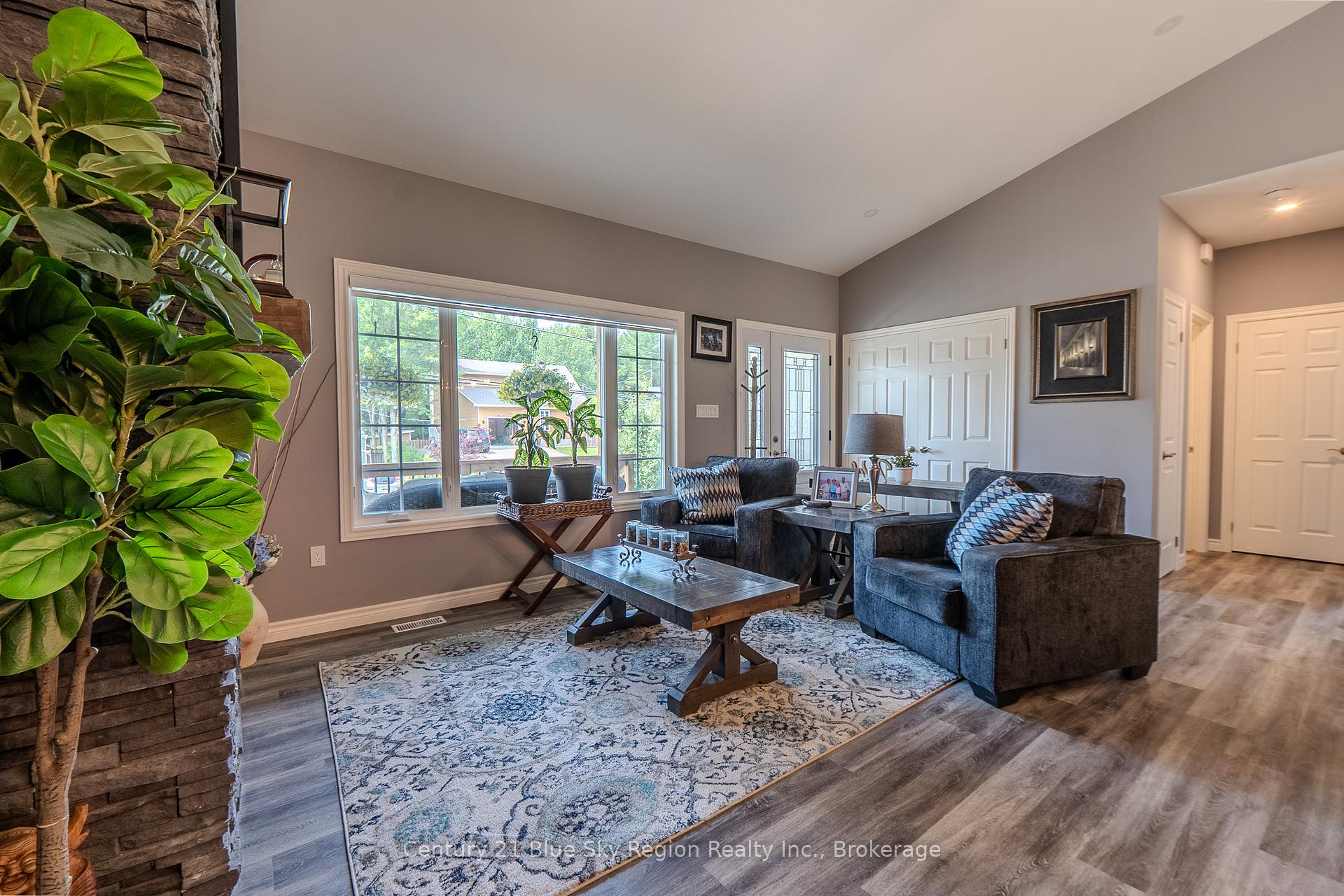 Photo 7 of 390 King Street, Callander — HOMEH