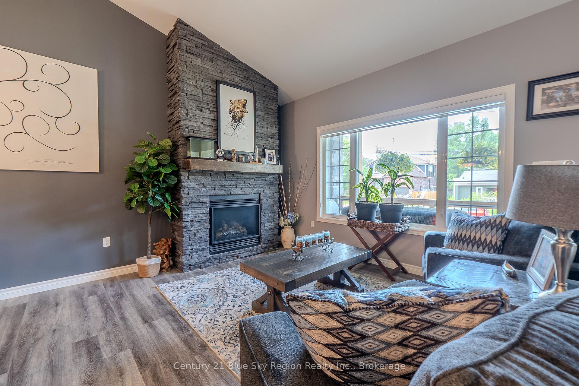 Photo 8 of 390 King Street, Callander — HOMEH