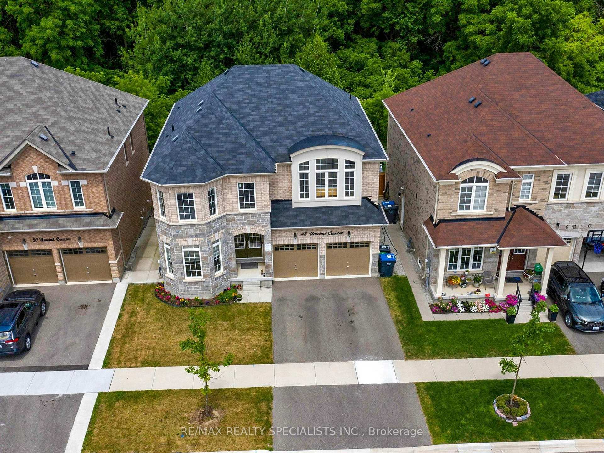 Front of 48 Unwind Crescent
