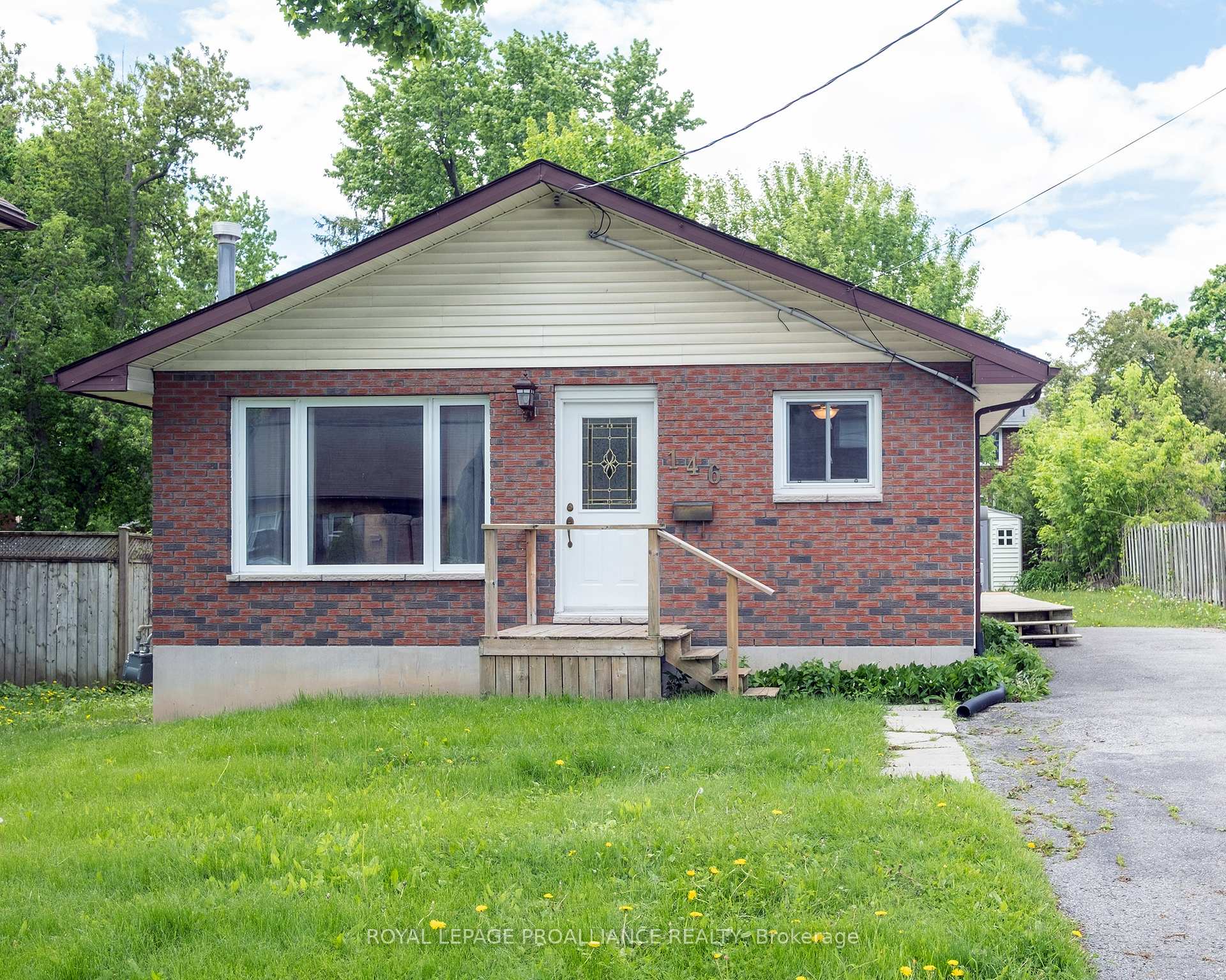 Photo 3 of 146 Albert Street, Belleville, Belleville Ward — HOMEH