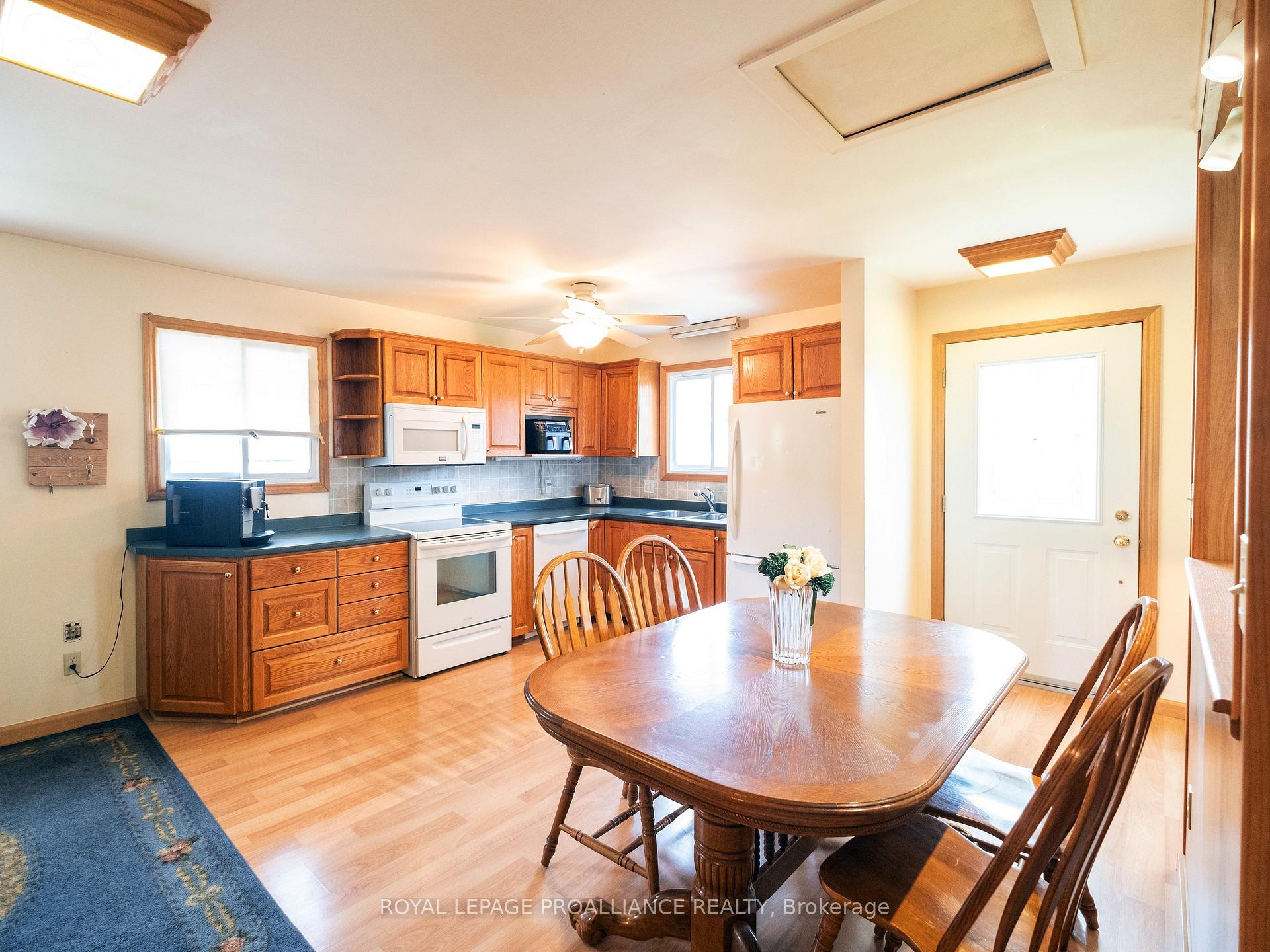 Photo 6 of 146 Albert Street, Belleville, Belleville Ward — HOMEH