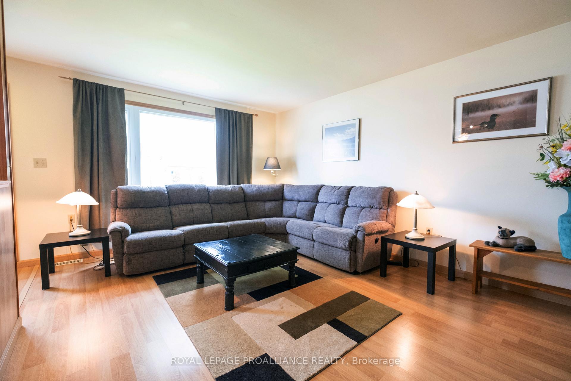 Photo 13 of 146 Albert Street, Belleville, Belleville Ward — HOMEH