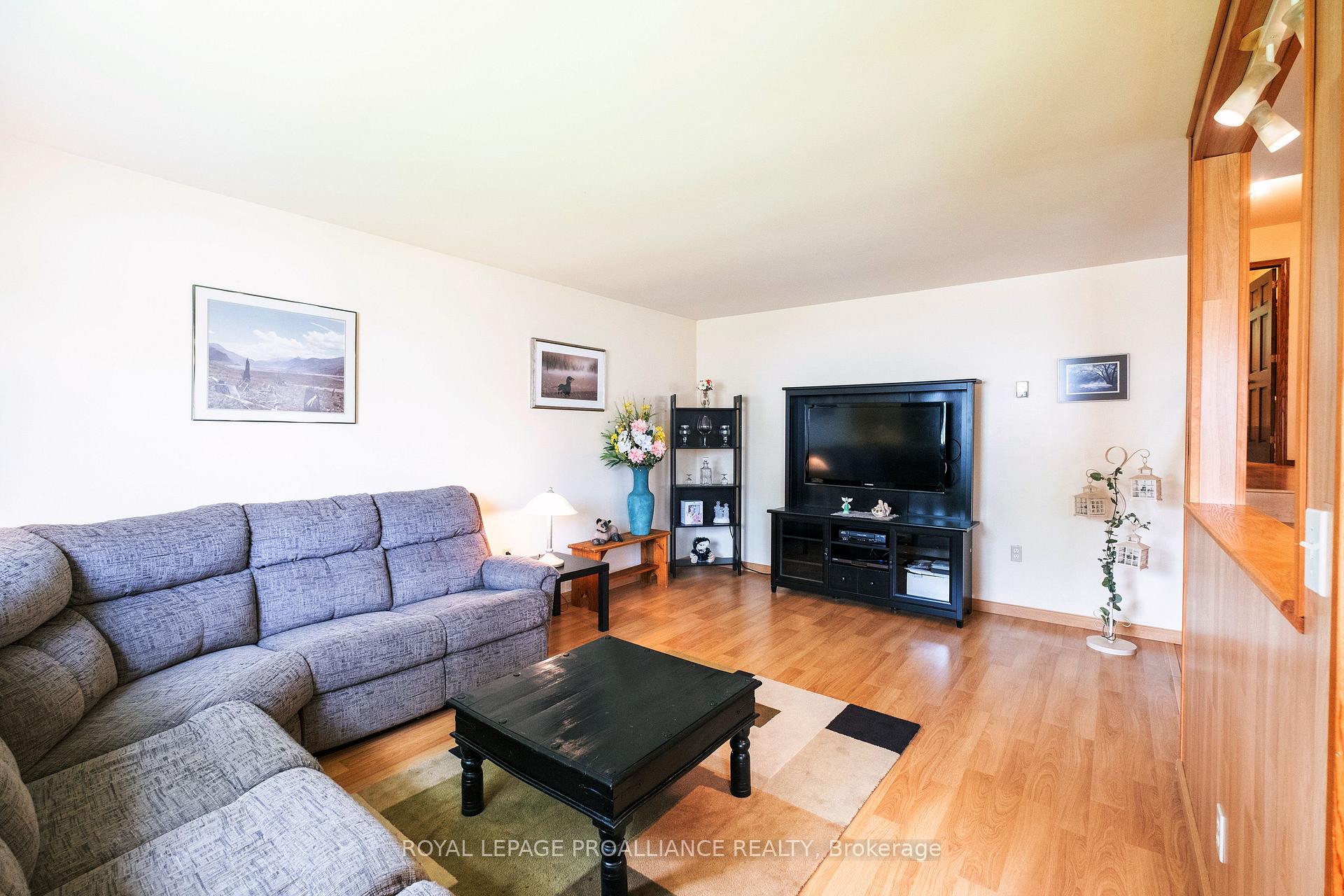 Photo 14 of 146 Albert Street, Belleville, Belleville Ward — HOMEH