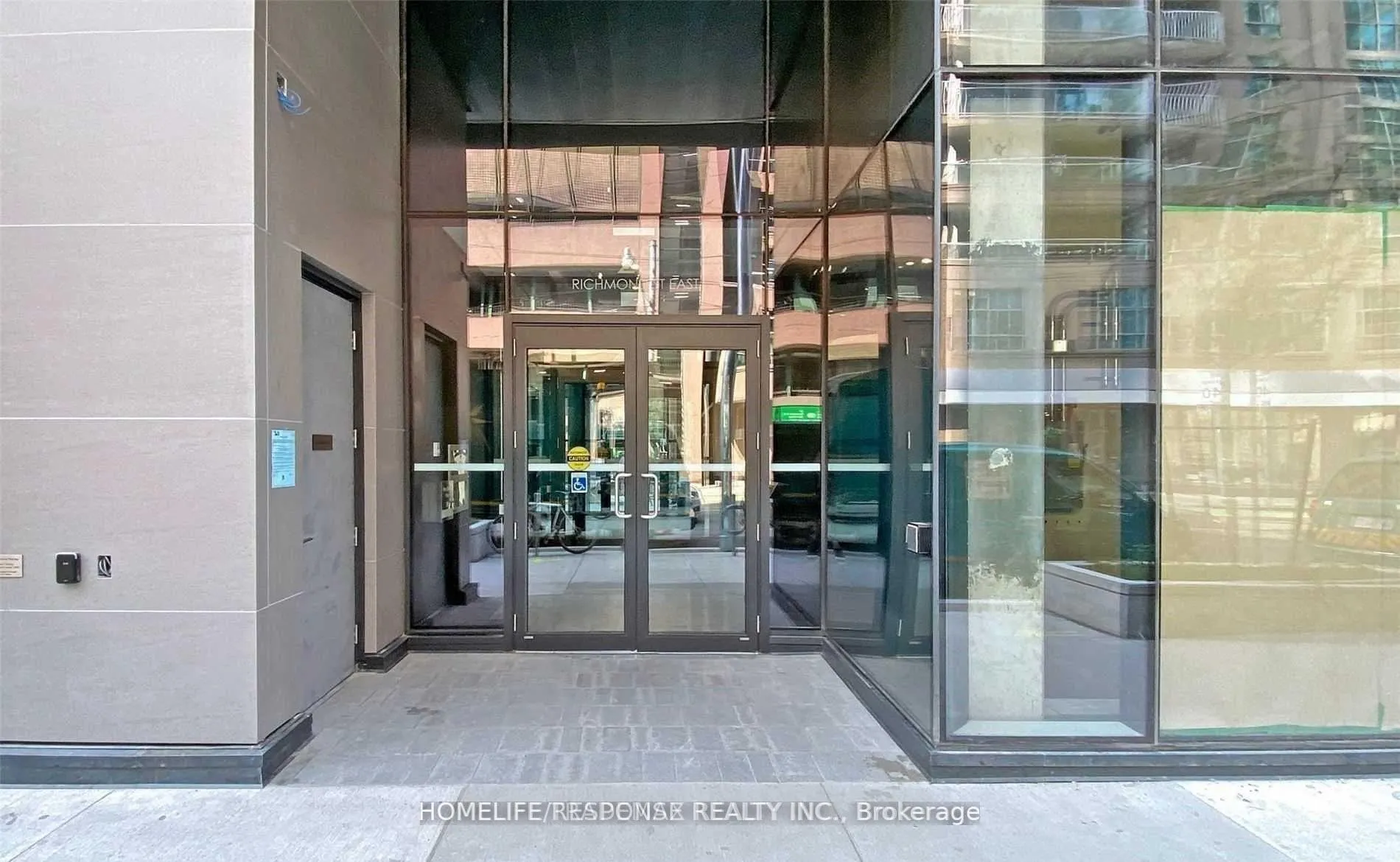 Photo 4 of Unit 2706, 25 Richmond Street E, Toronto, Church-Yonge Corridor — HOMEH