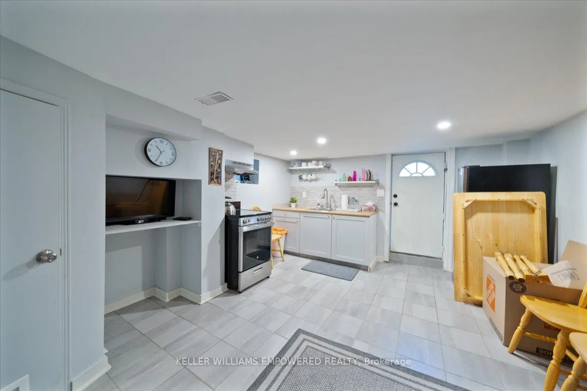 Photo 32 of 638 Winona Drive, Toronto, Oakwood Village — HOMEH