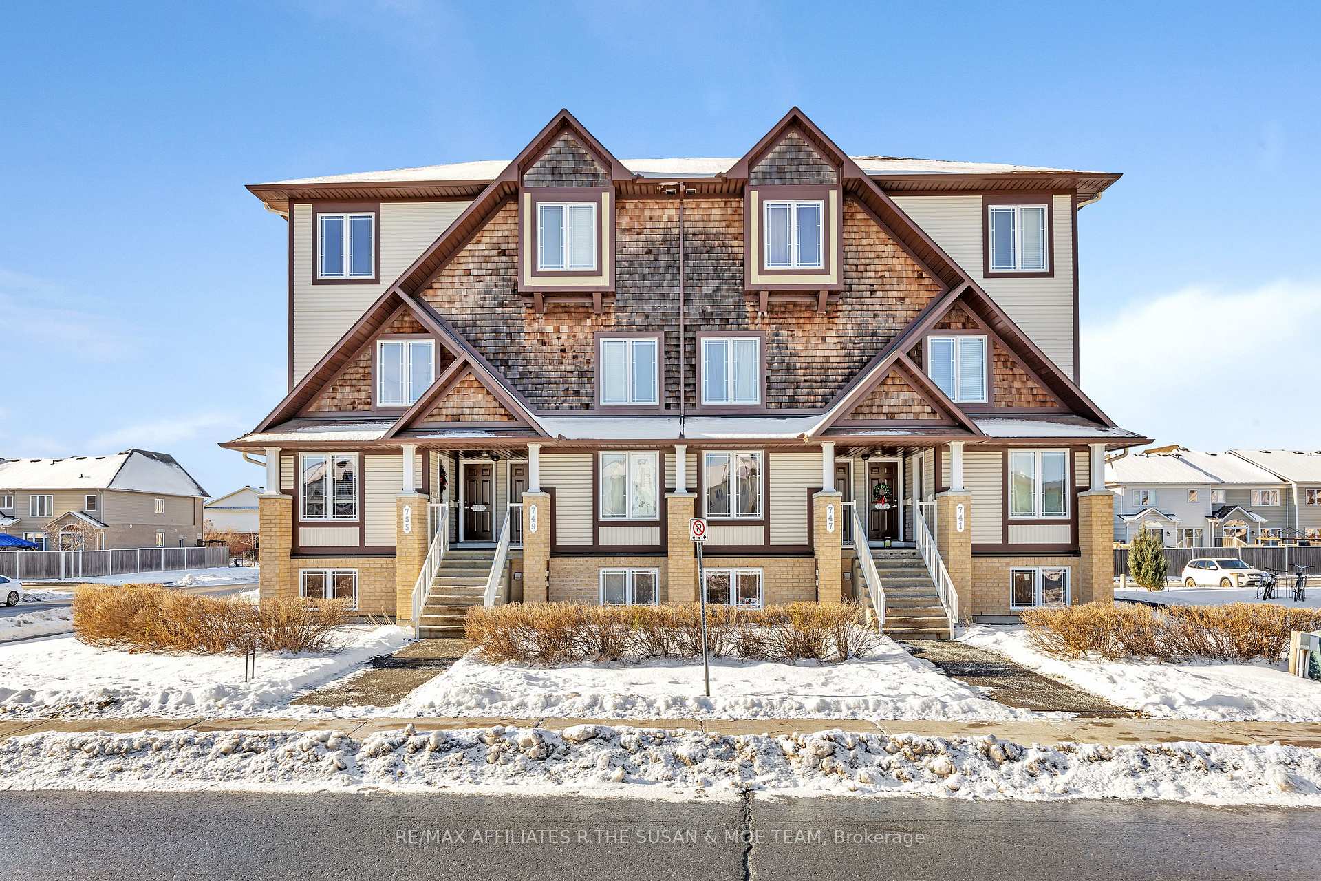 Front of 753 Lakeridge Drive