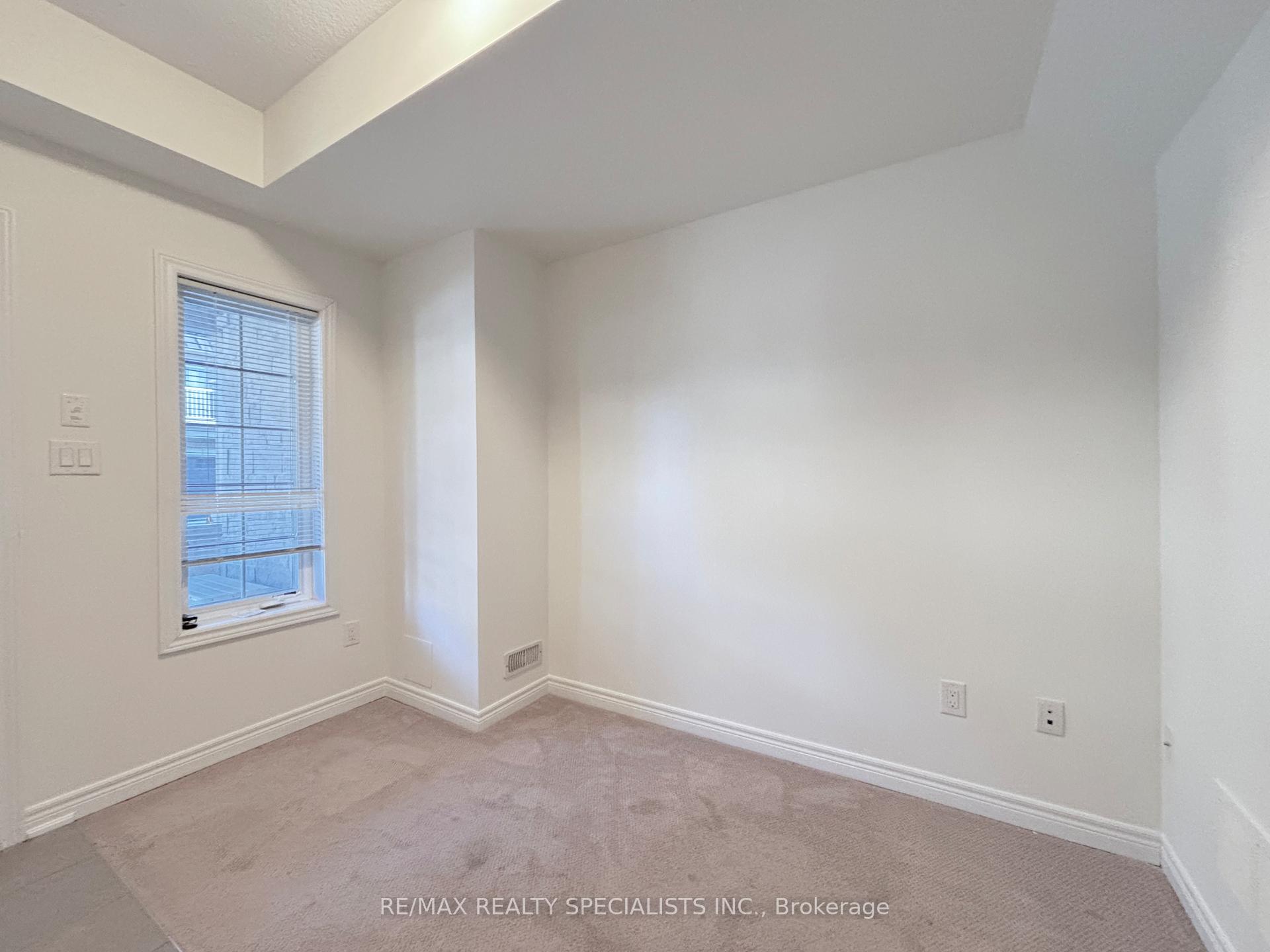 Photo 2 of Unit 17, 215 Dundas Street E, Hamilton, Waterdown — HOMEH