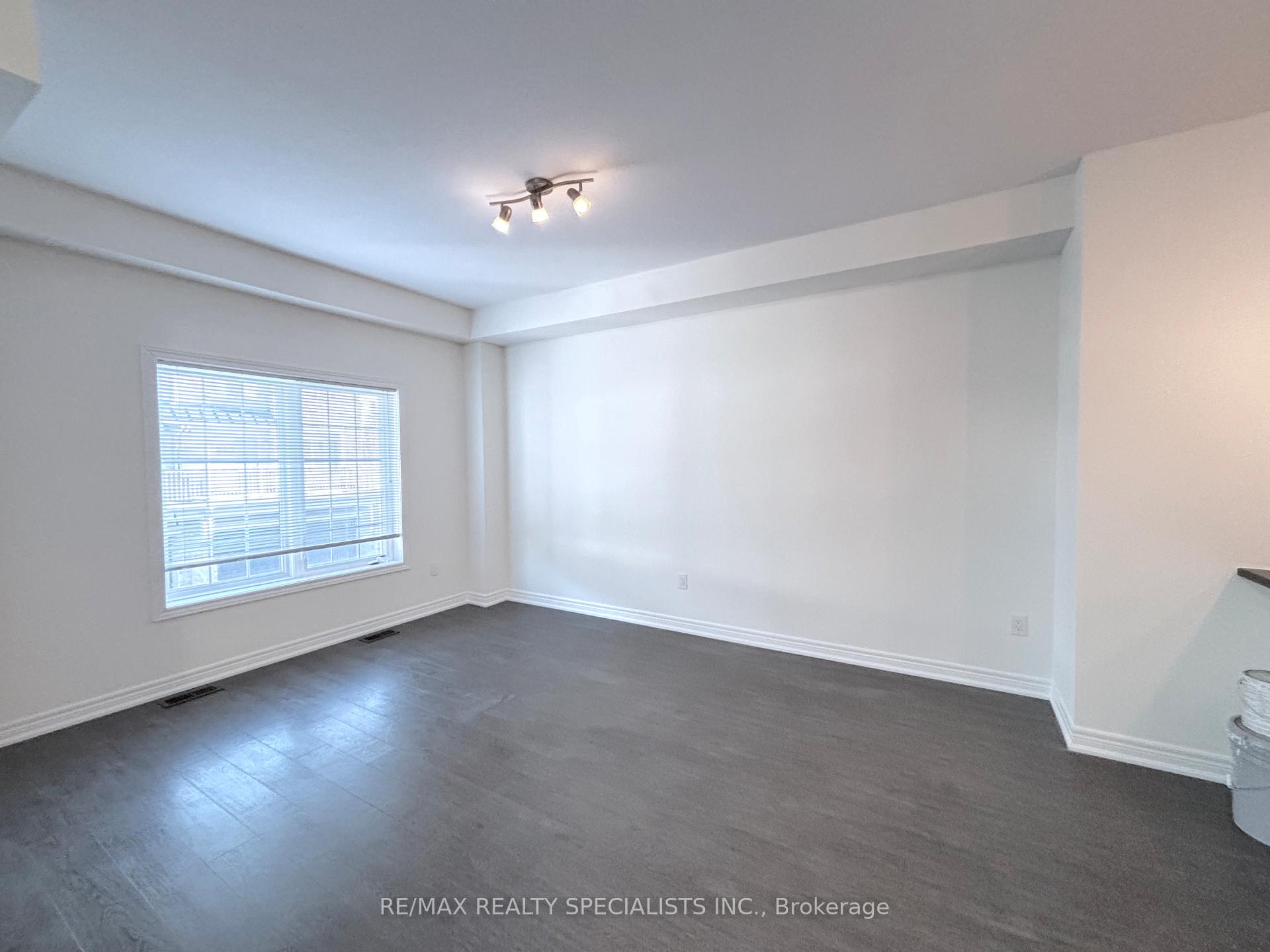 Photo 3 of Unit 17, 215 Dundas Street E, Hamilton, Waterdown — HOMEH