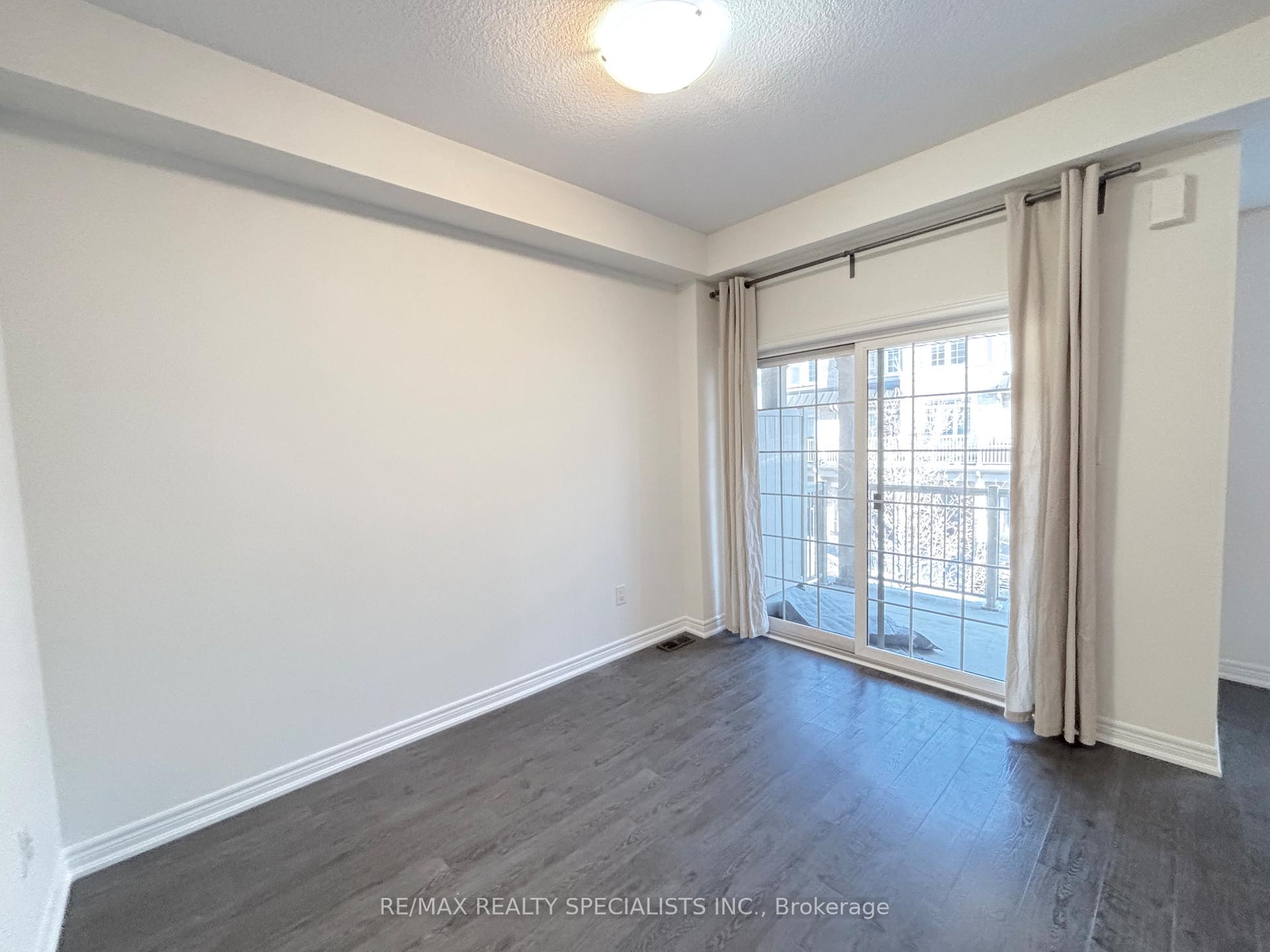 Photo 4 of Unit 17, 215 Dundas Street E, Hamilton, Waterdown — HOMEH