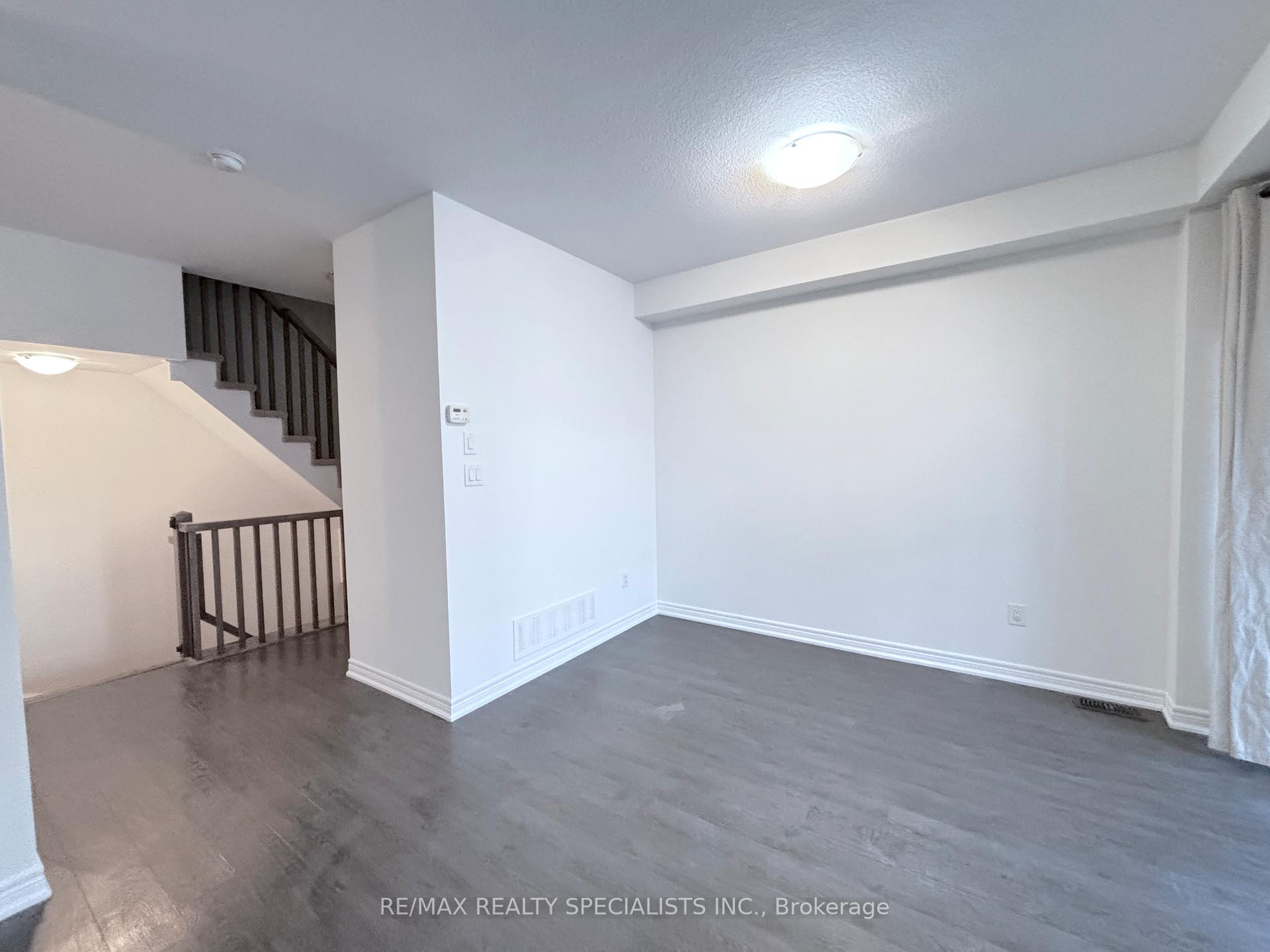 Photo 5 of Unit 17, 215 Dundas Street E, Hamilton, Waterdown — HOMEH