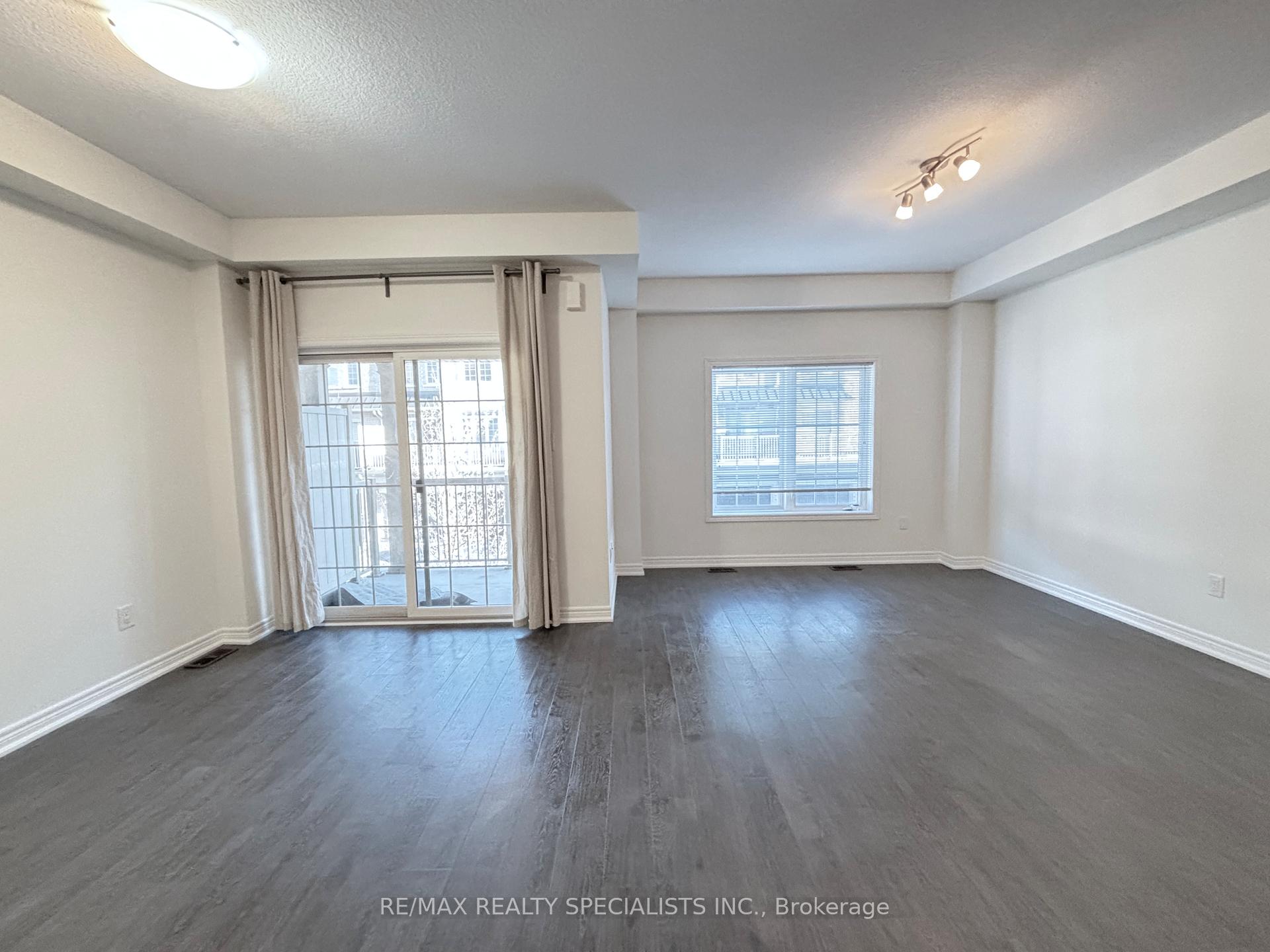 Photo 6 of Unit 17, 215 Dundas Street E, Hamilton, Waterdown — HOMEH