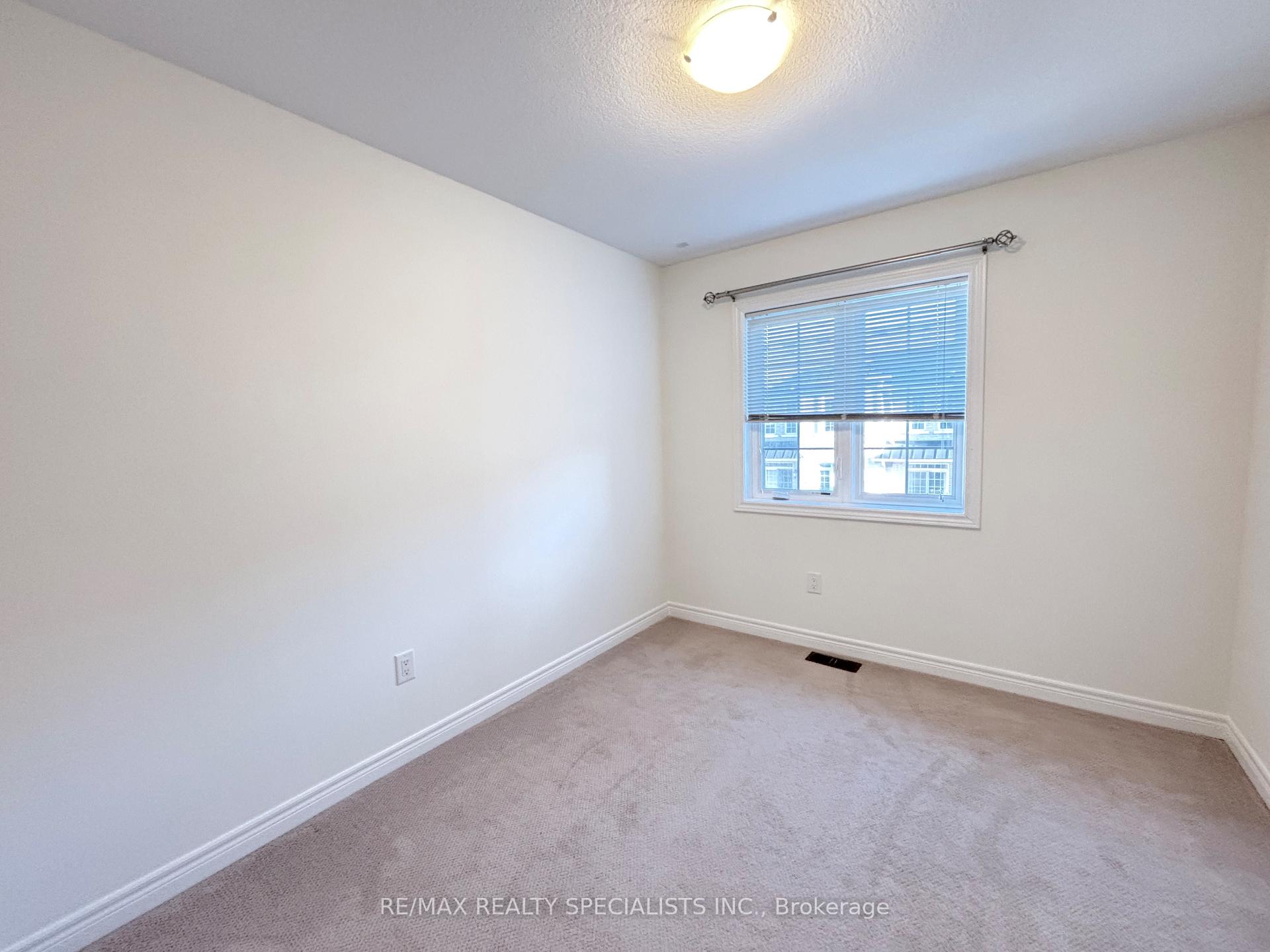 Photo 9 of Unit 17, 215 Dundas Street E, Hamilton, Waterdown — HOMEH