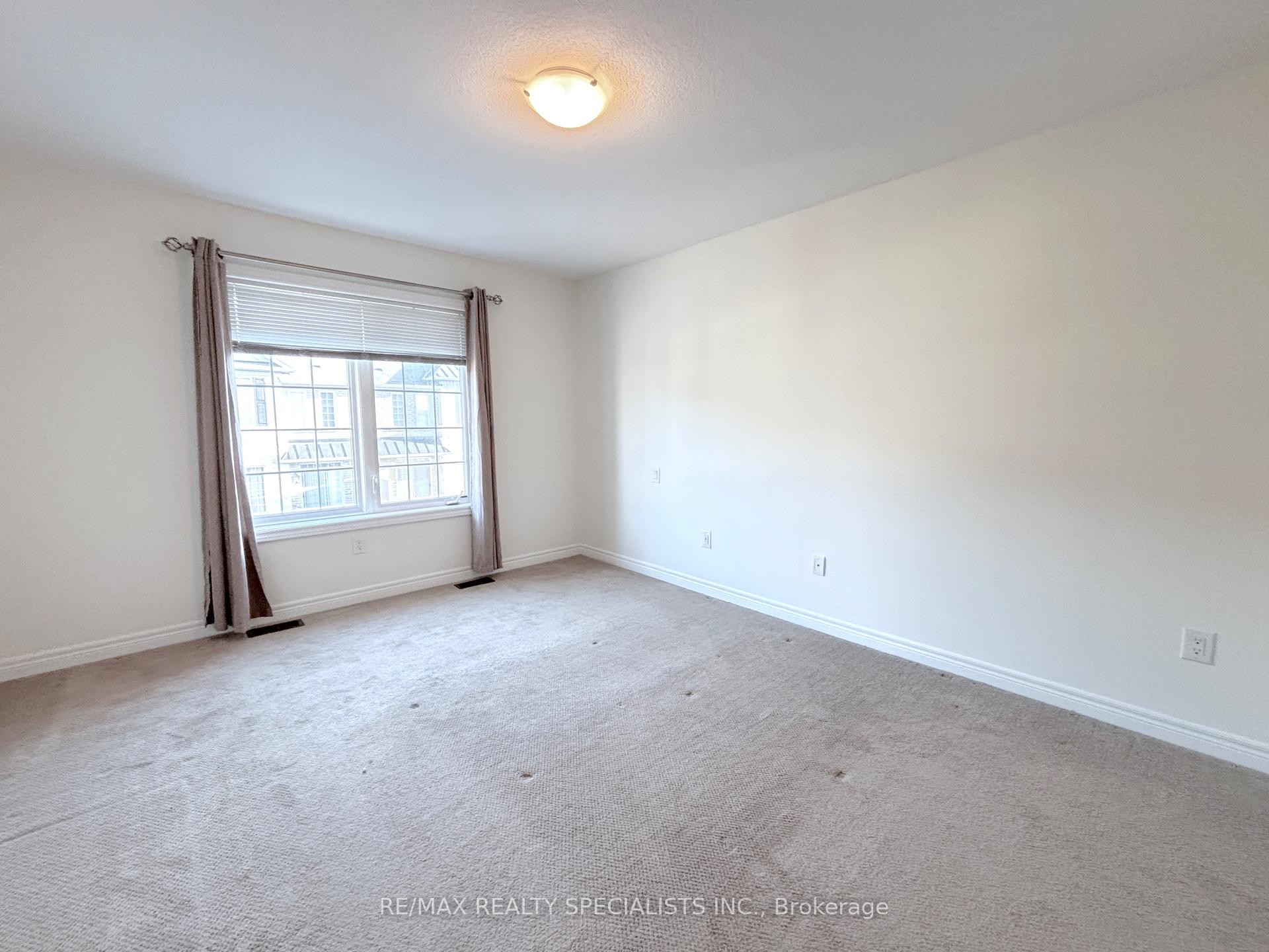 Photo 10 of Unit 17, 215 Dundas Street E, Hamilton, Waterdown — HOMEH