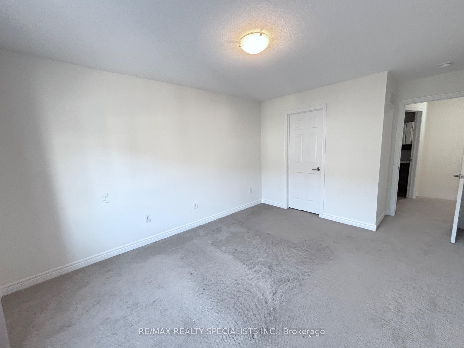 Photo 11 of Unit 17, 215 Dundas Street E, Hamilton, Waterdown — HOMEH