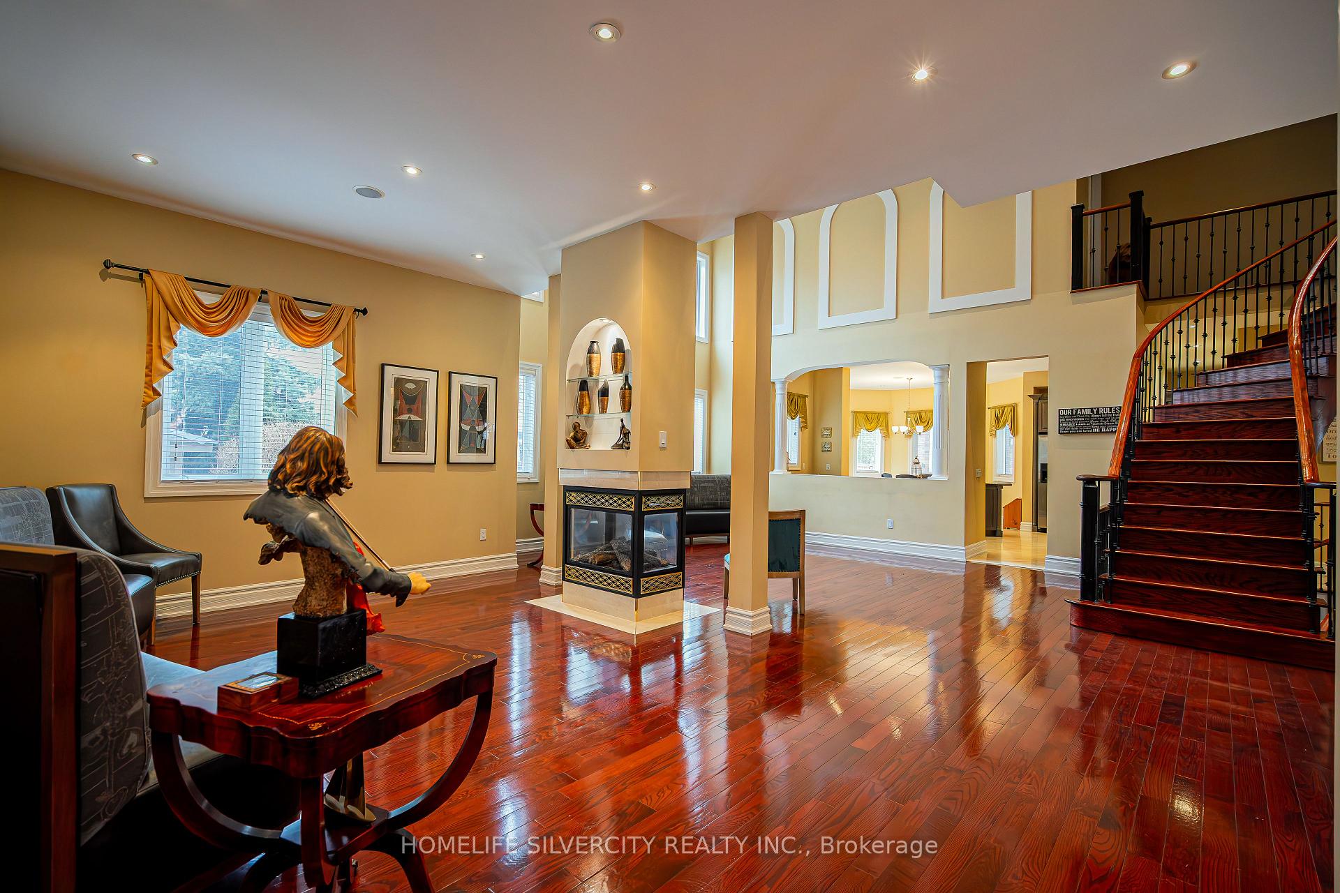 Photo 15 of 26 Jacob Brill Crescent, Brampton, Bram West — HOMEH