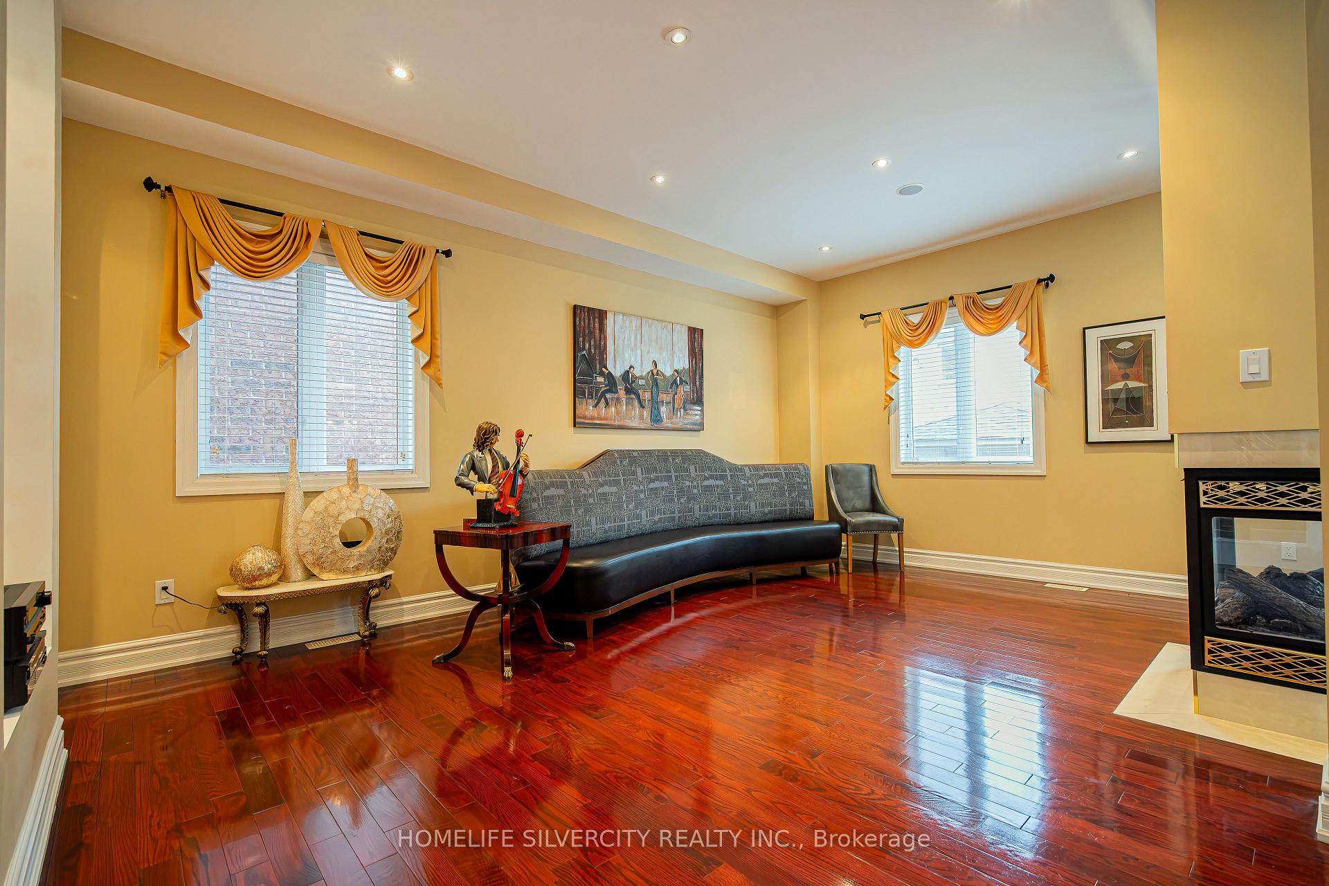 Photo 28 of 26 Jacob Brill Crescent, Brampton, Bram West — HOMEH