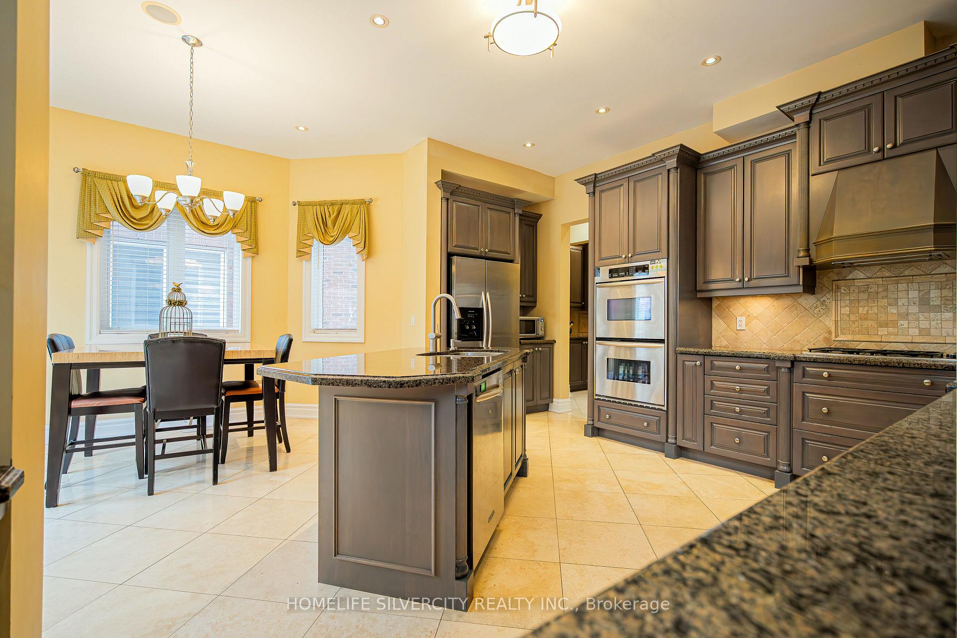 Photo 7 of 26 Jacob Brill Crescent, Brampton, Bram West — HOMEH
