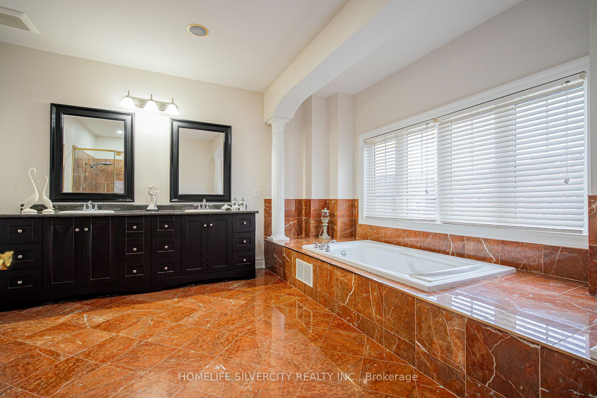 Photo 35 of 26 Jacob Brill Crescent, Brampton, Bram West — HOMEH