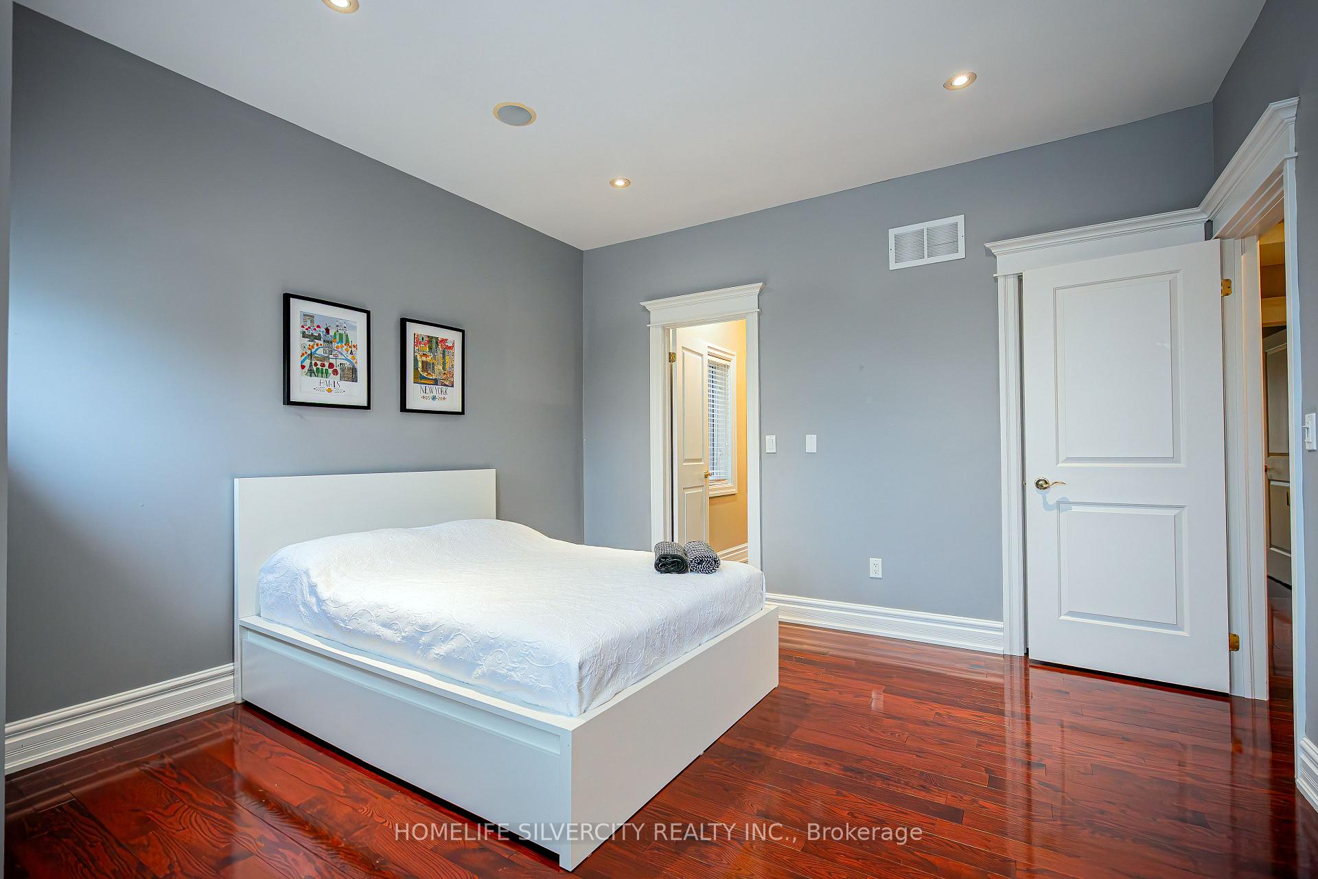 Photo 10 of 26 Jacob Brill Crescent, Brampton, Bram West — HOMEH