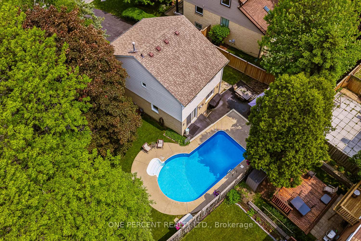 Photo 3 of 103 Royal Palm Drive, Brampton, Heart Lake East — HOMEH