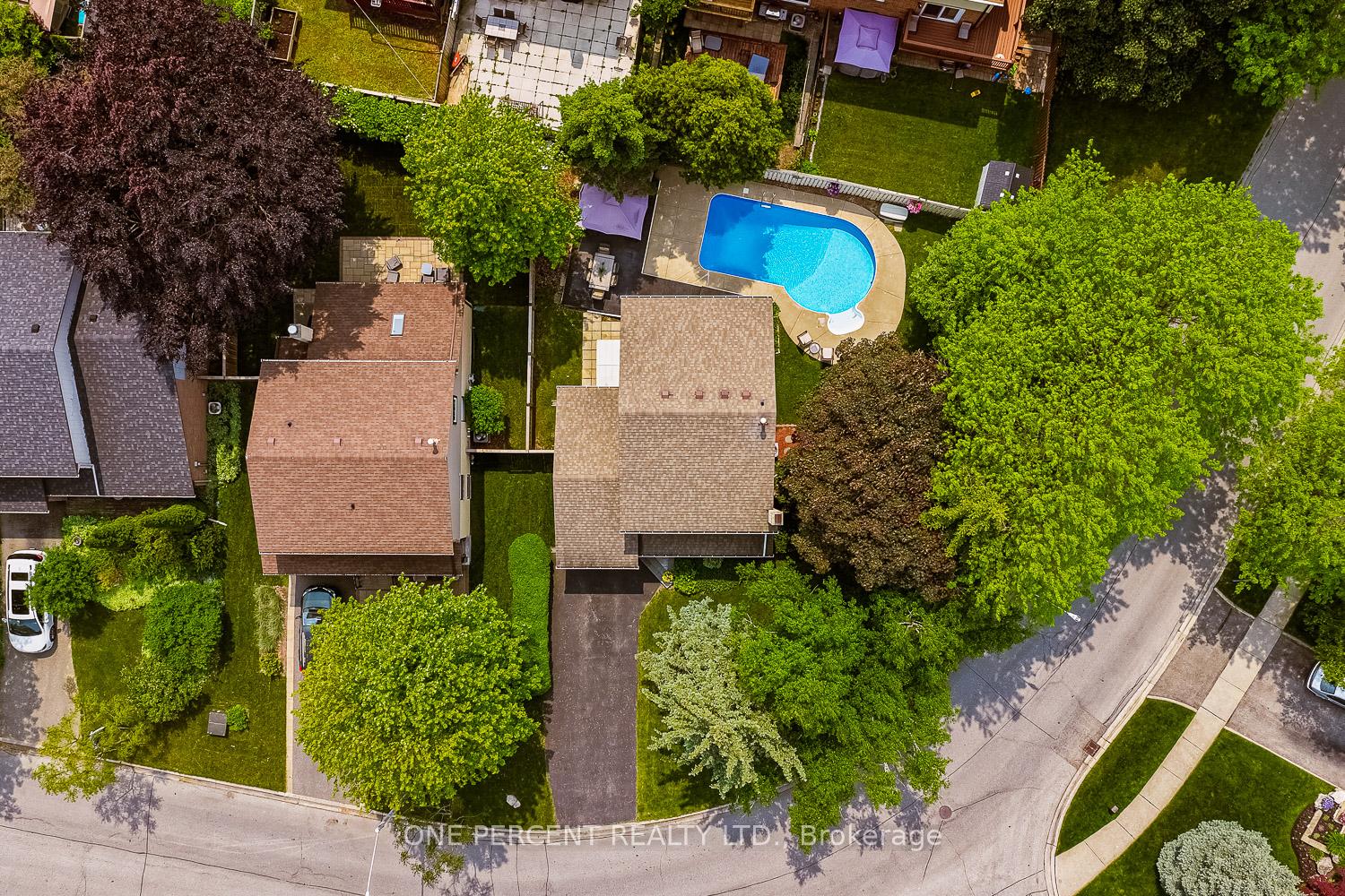 Photo 5 of 103 Royal Palm Drive, Brampton, Heart Lake East — HOMEH