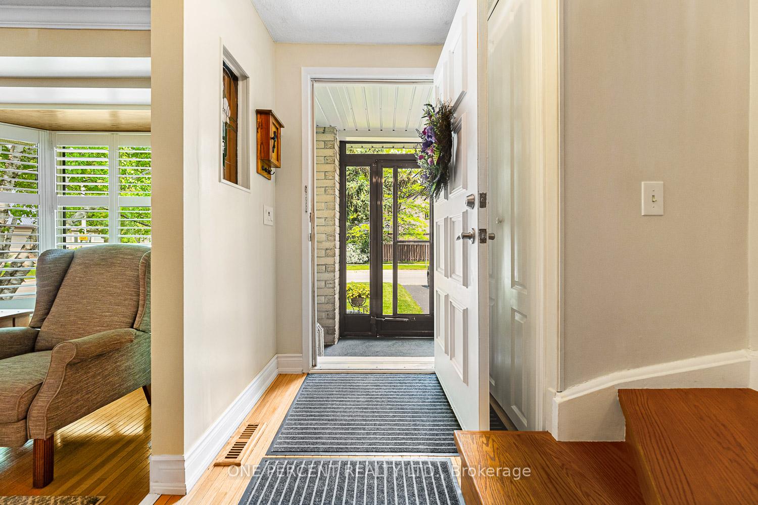 Photo 7 of 103 Royal Palm Drive, Brampton, Heart Lake East — HOMEH