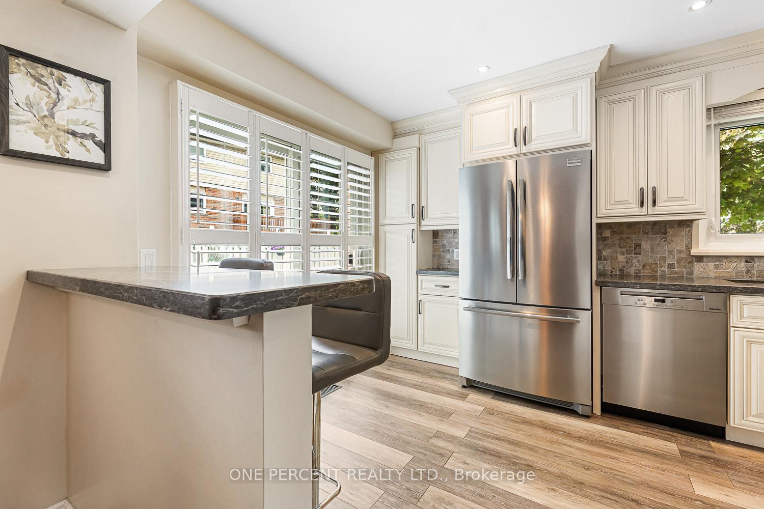 Photo 12 of 103 Royal Palm Drive, Brampton, Heart Lake East — HOMEH