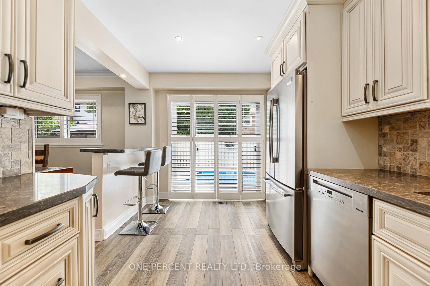 Photo 15 of 103 Royal Palm Drive, Brampton, Heart Lake East — HOMEH