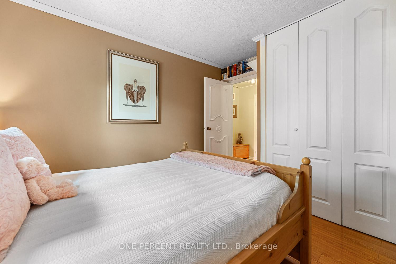 Photo 20 of 103 Royal Palm Drive, Brampton, Heart Lake East — HOMEH