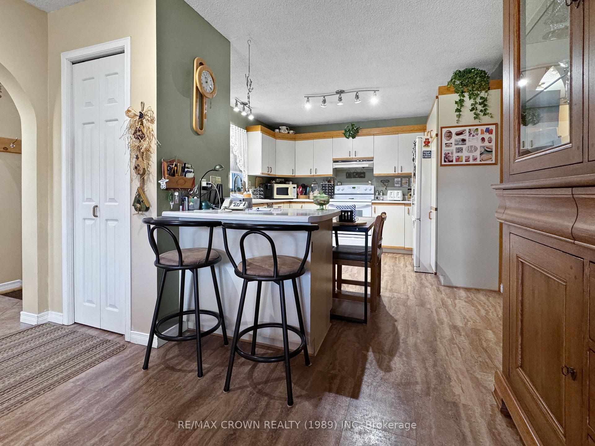 Photo 10 of 1012 Prince Street, Hearst — HOMEH