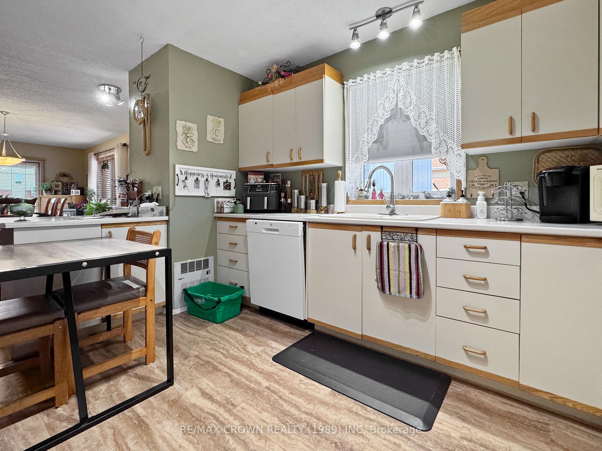 Photo 12 of 1012 Prince Street, Hearst — HOMEH