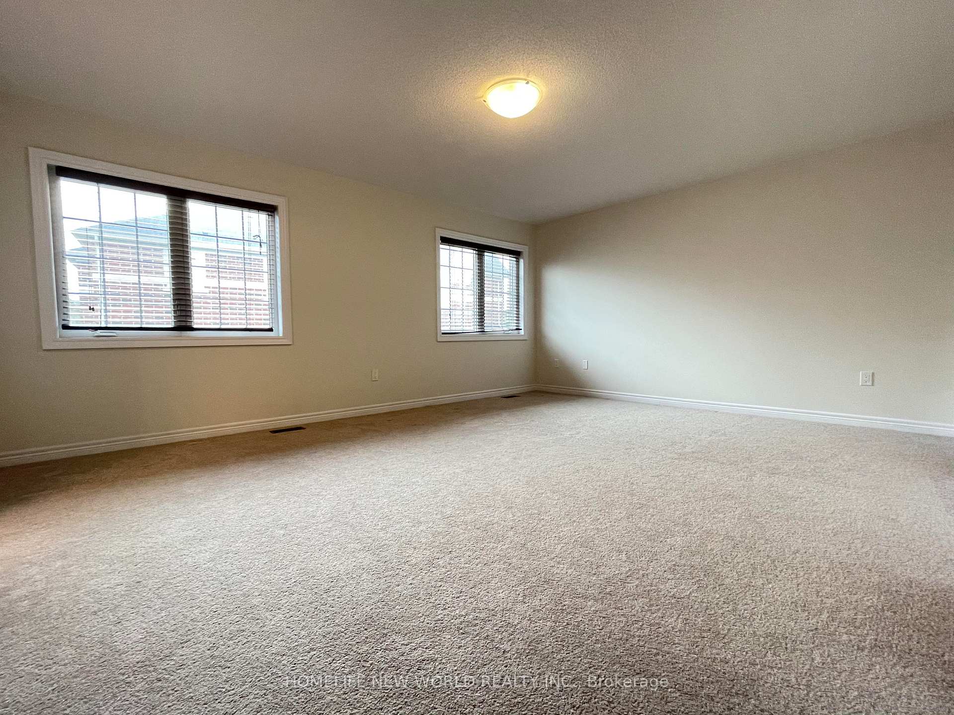 Photo 8 of 256 Conklin Crescent, Aurora, Rural Aurora — HOMEH