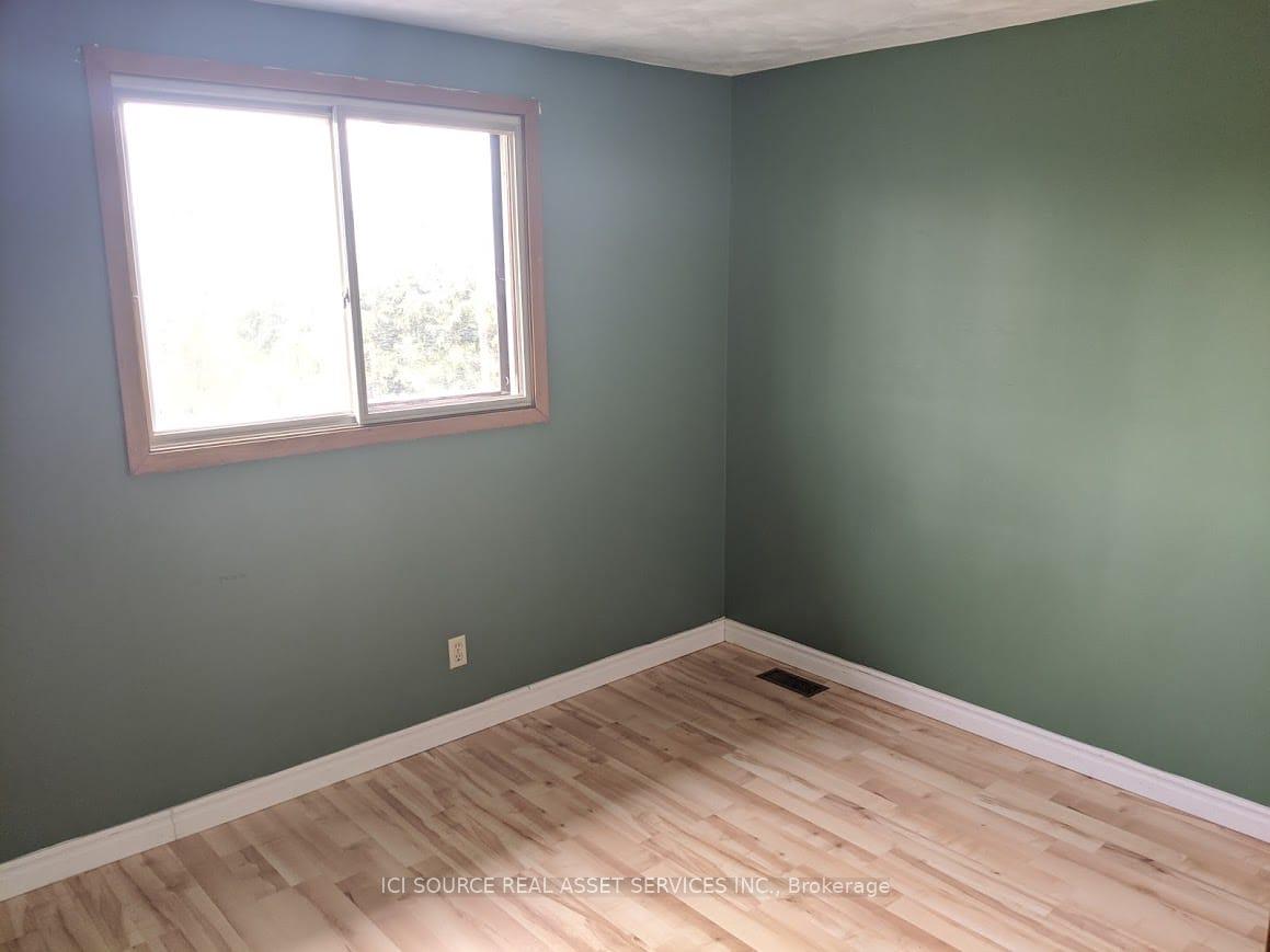 Photo 7 of 934 Lawrence Road, Hamilton, Rosedale — HOMEH