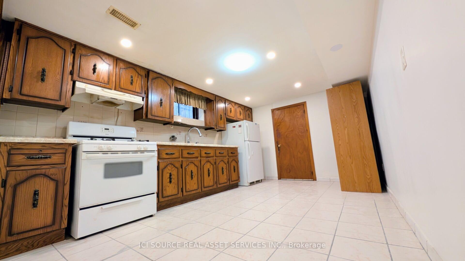 Photo 10 of 934 Lawrence Road, Hamilton, Rosedale — HOMEH